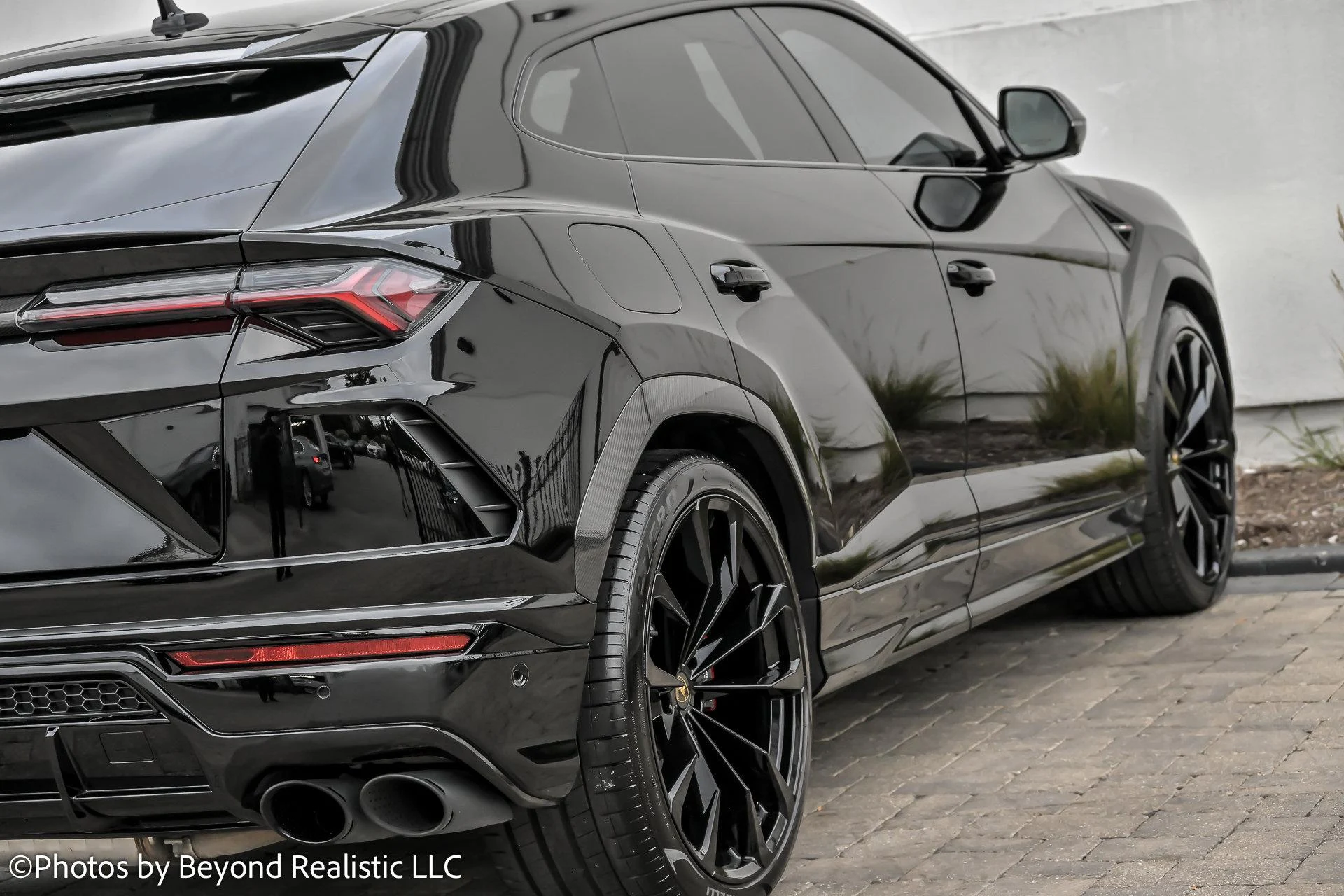 mph008_2421951903_Used_2022_Lamborghini_Urus_1760342208_3ca0c5d8fe
