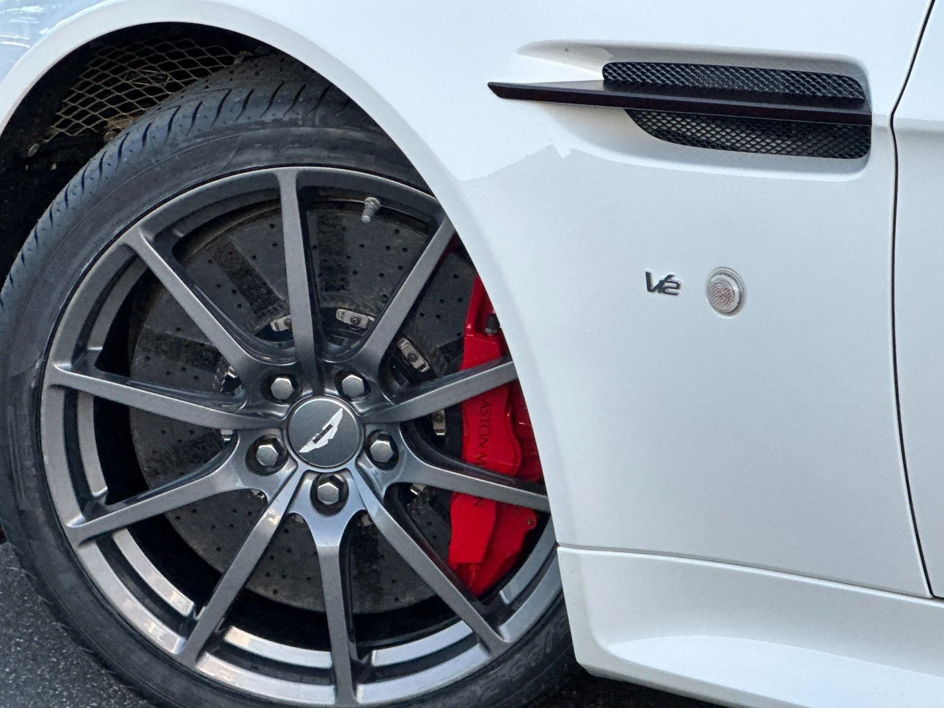 mph008_2422256911_Used_2017_Aston_Martin_V12_Vantage_S_1763219347_aa8079e44f