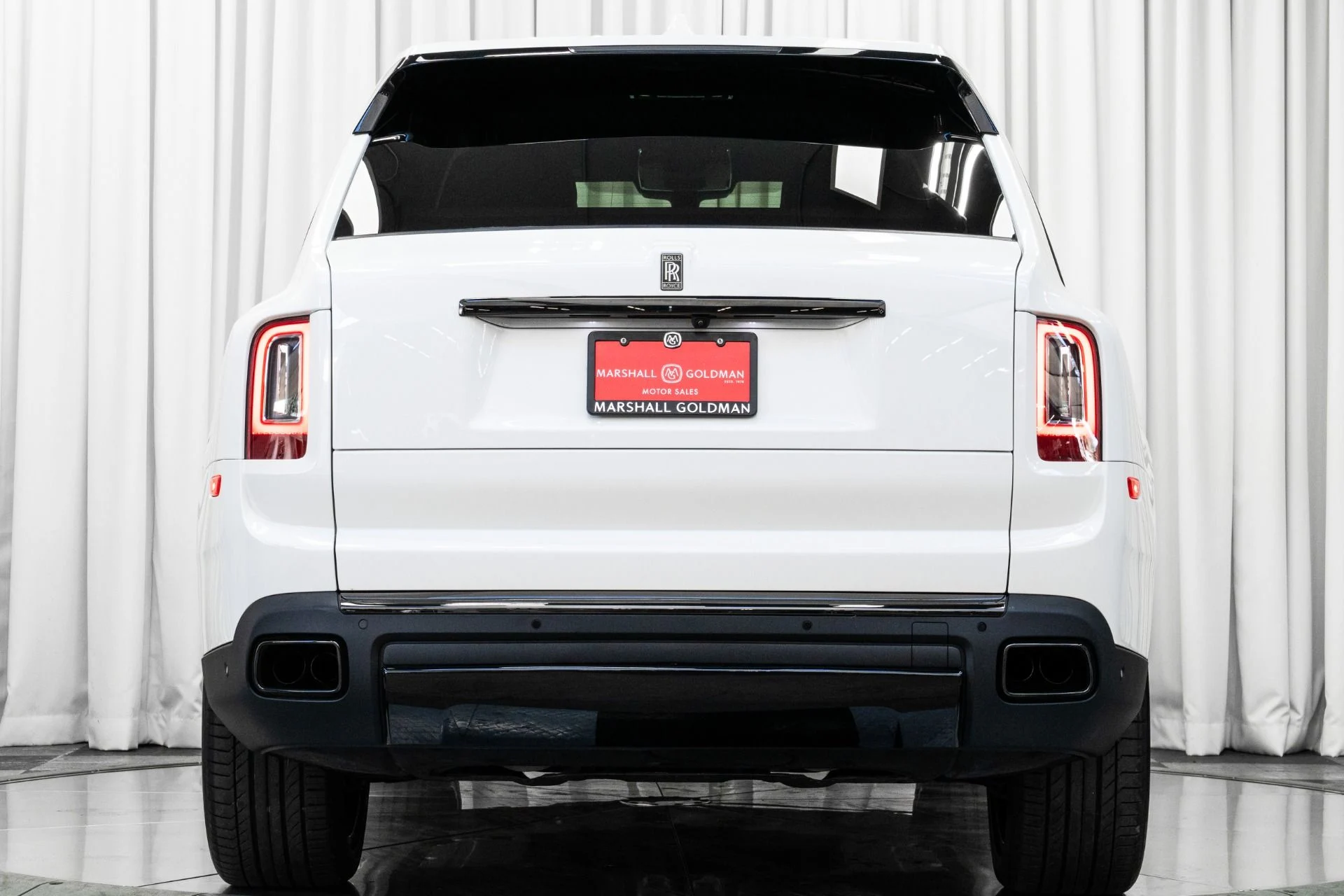 mph008_2426283382_Used_2023_Rolls_Royce_Cullinan_Black_Badge_Two_Tone_Interior_Starlight_Headliner_1762810213_0be6a92f8d