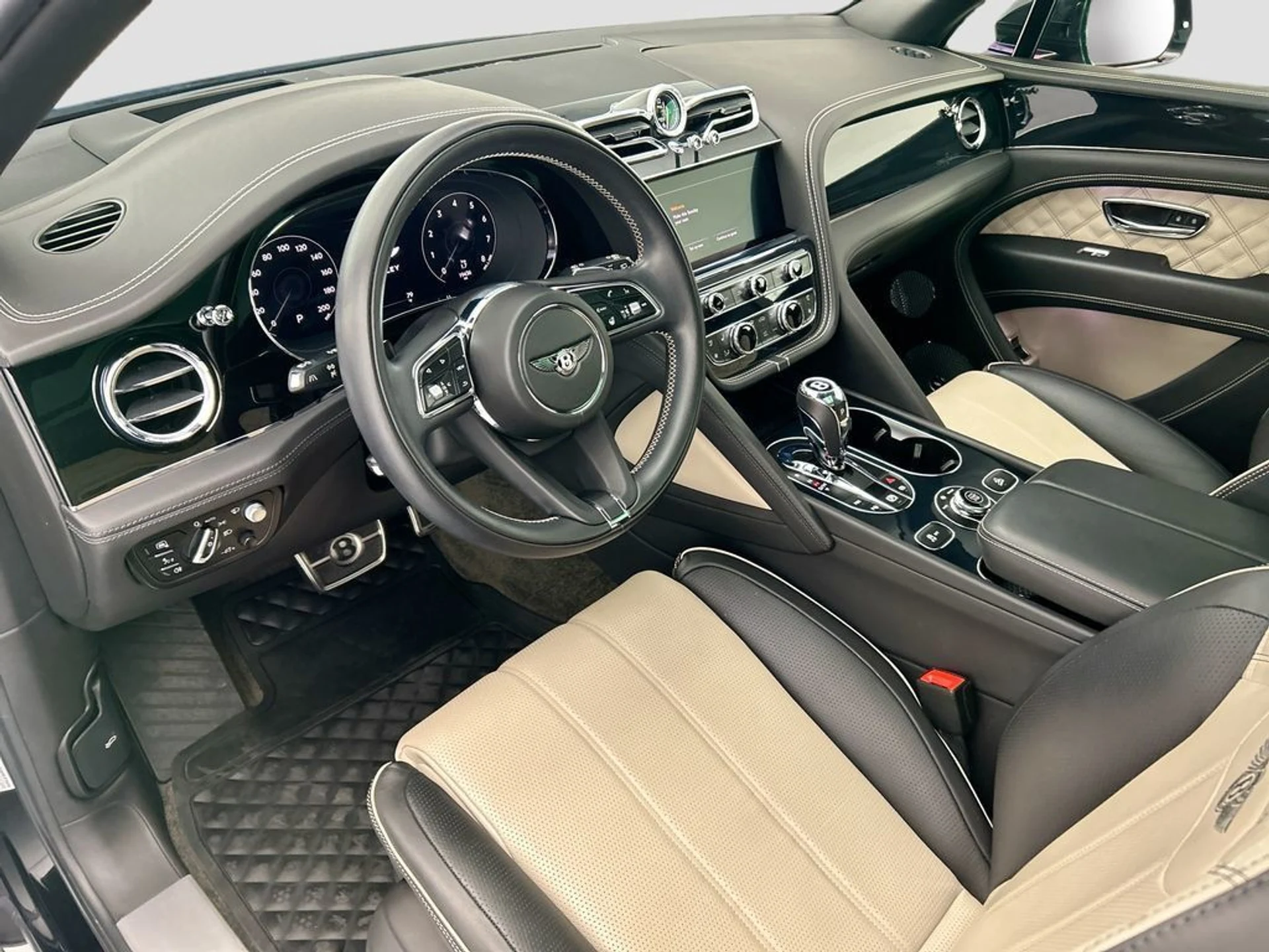 mph008_2430050304_used_2021_bentley_bentayga_v8awd_8119_23037216_9_1024_cb2b71e564