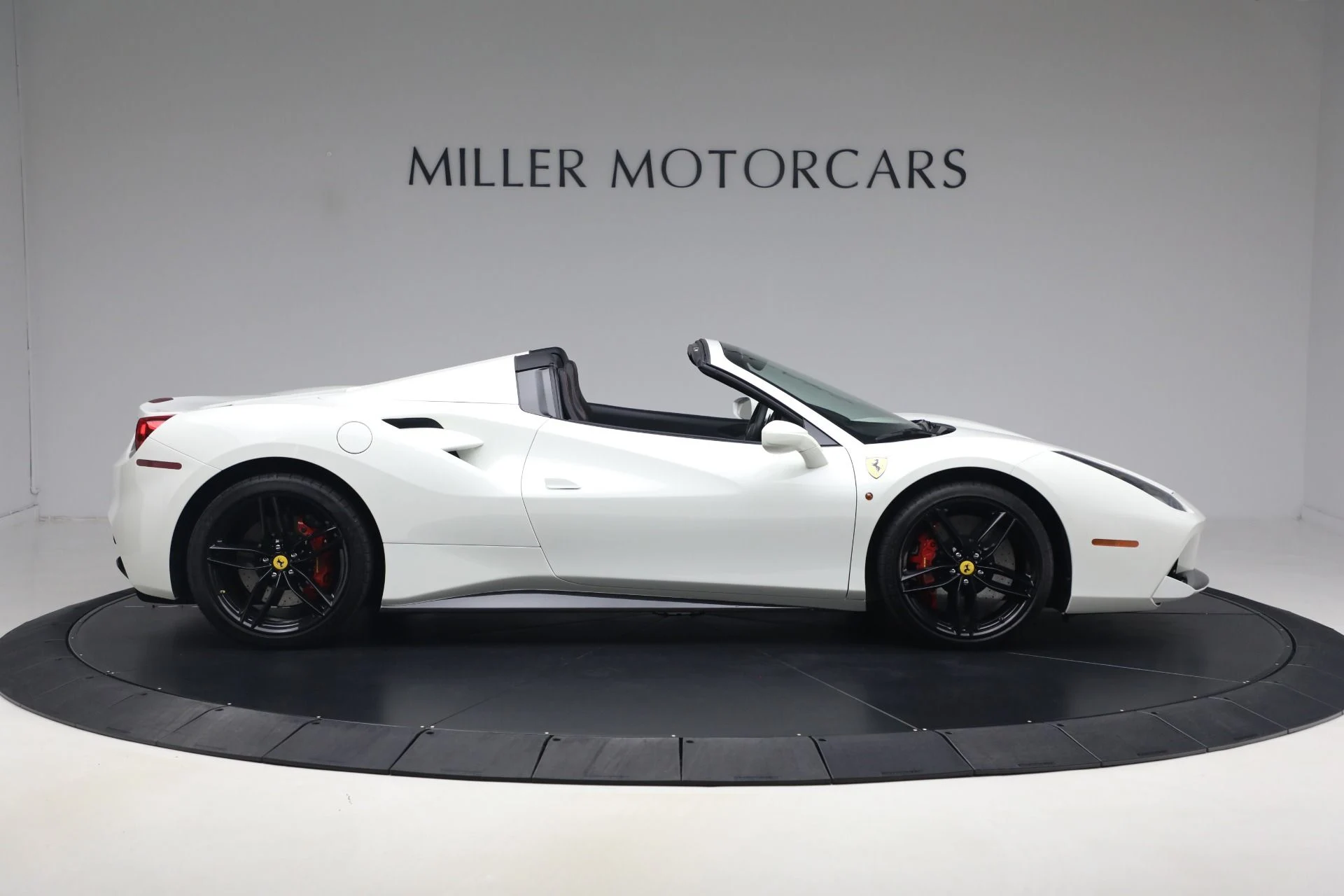 mph008_2435856997_Used_2016_Ferrari_488_Spider_1789756866_4bb80e02c3