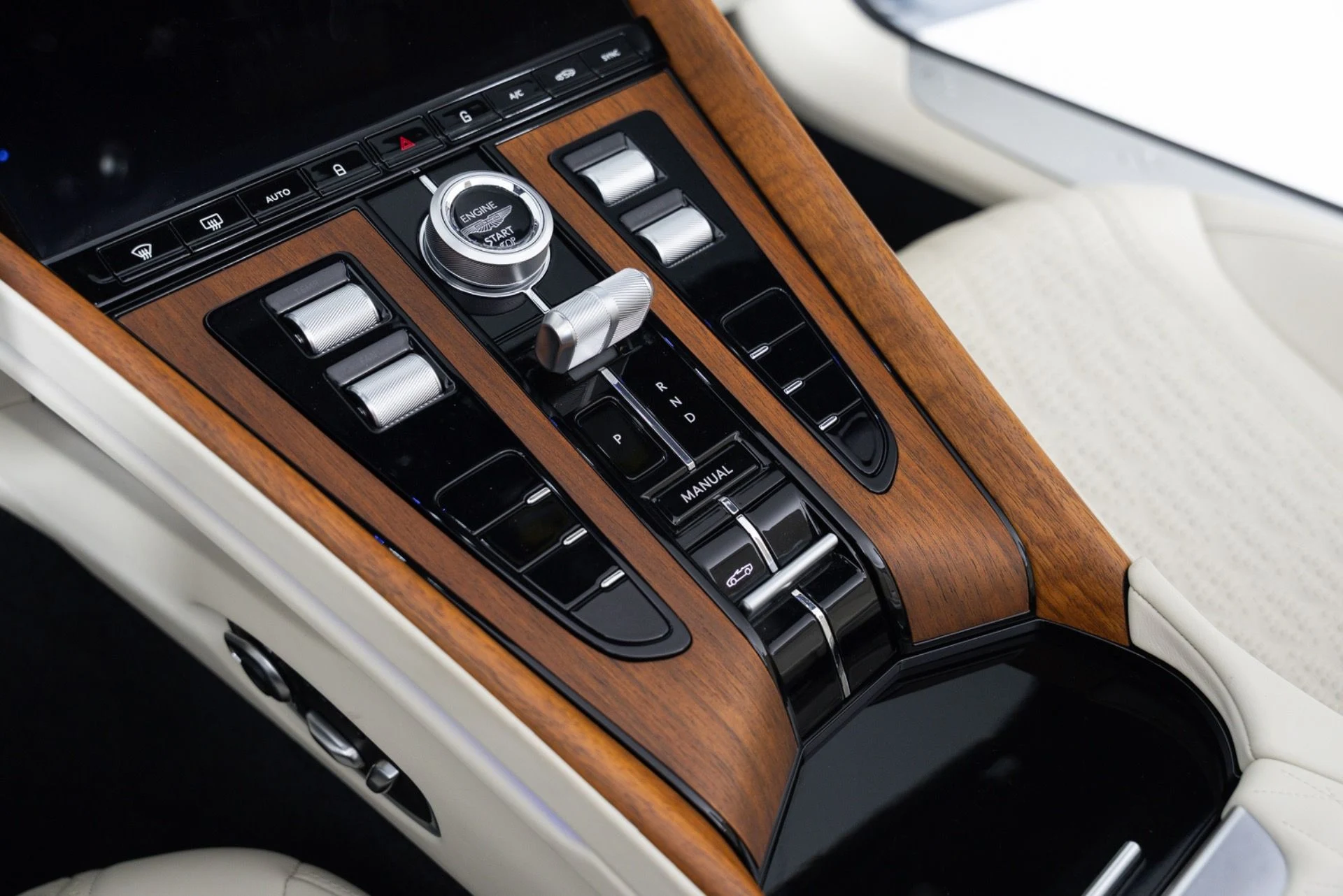 mph008_2445155744_Used_2025_Aston_Martin_DB_12_Volante_1782762179_c545f3cd88