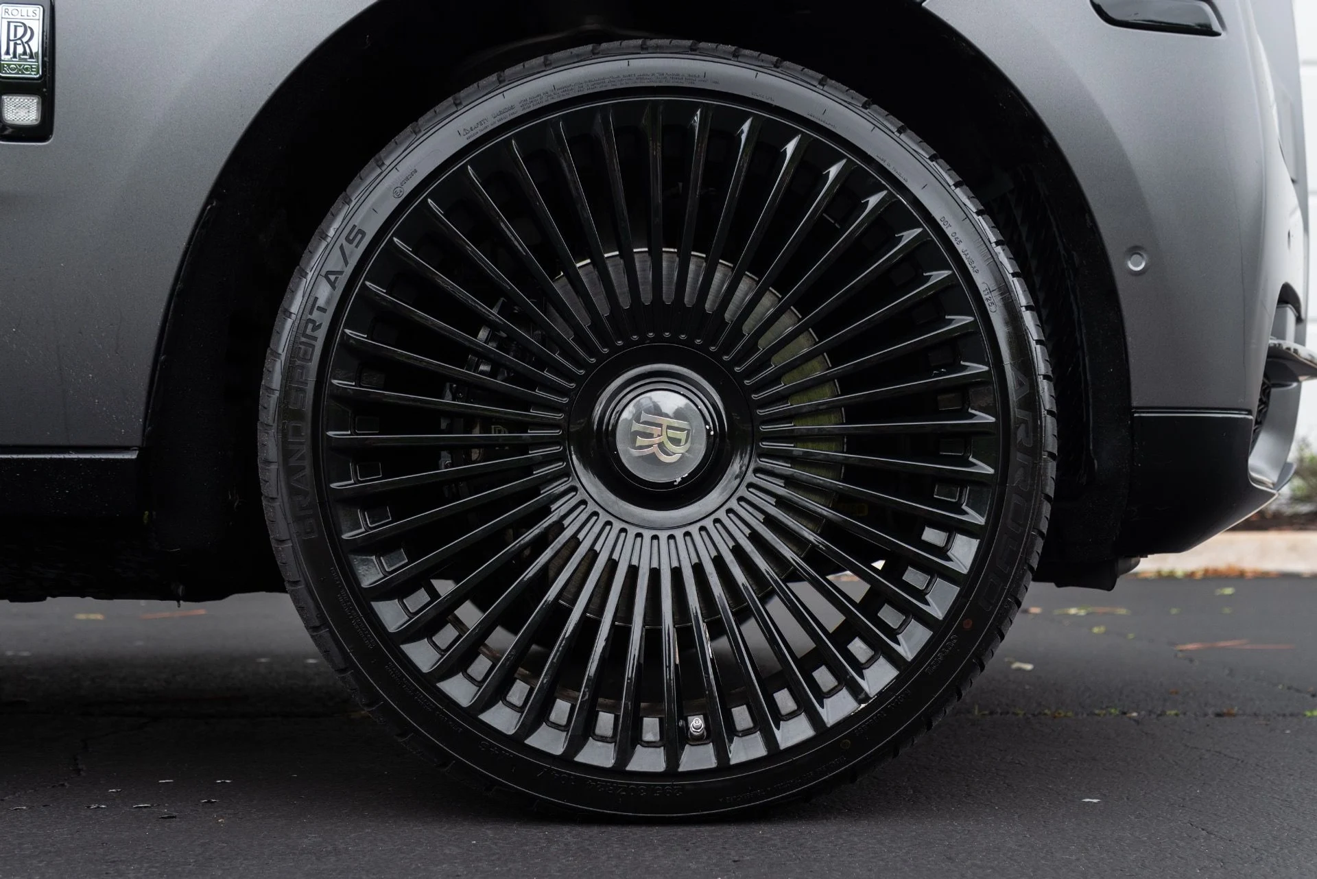 mph008_2454806006_Used_2020_Rolls_Royce_Cullinan_1775753700_2e17abddc9