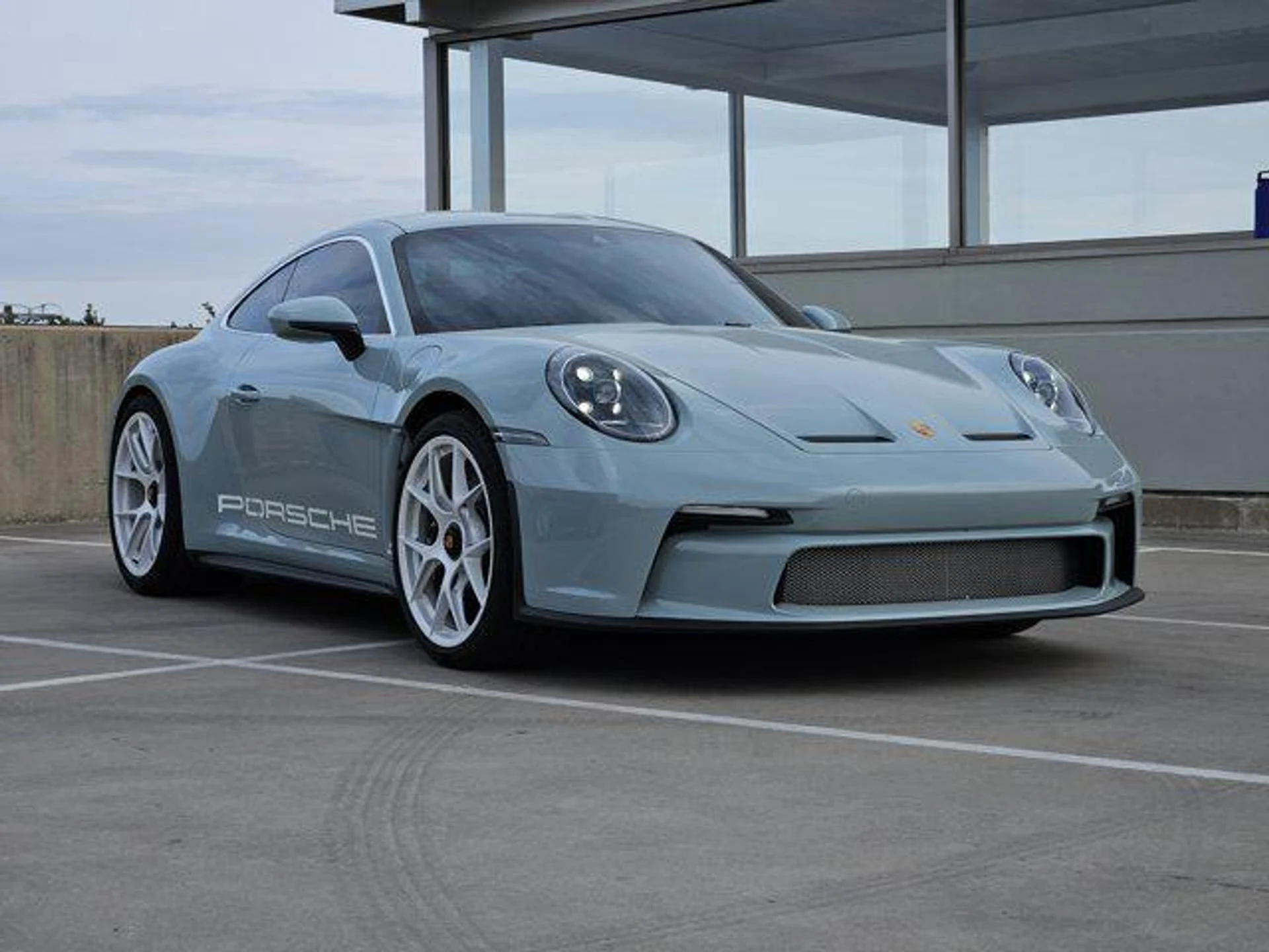 mph008_2460655851_C4cliuyzbl_PA_Gy_UFZ_Mii3_YA_6g_ZI_ab22e344c3