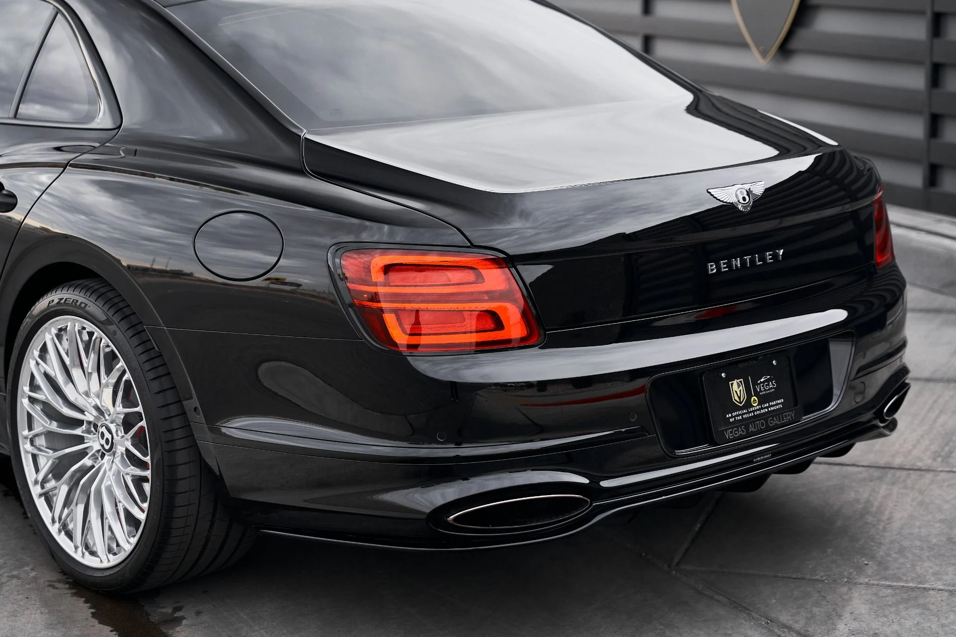 mph008_2461609851_Used_2025_Bentley_Flying_Spur_Speed_1769137027_093df538e9