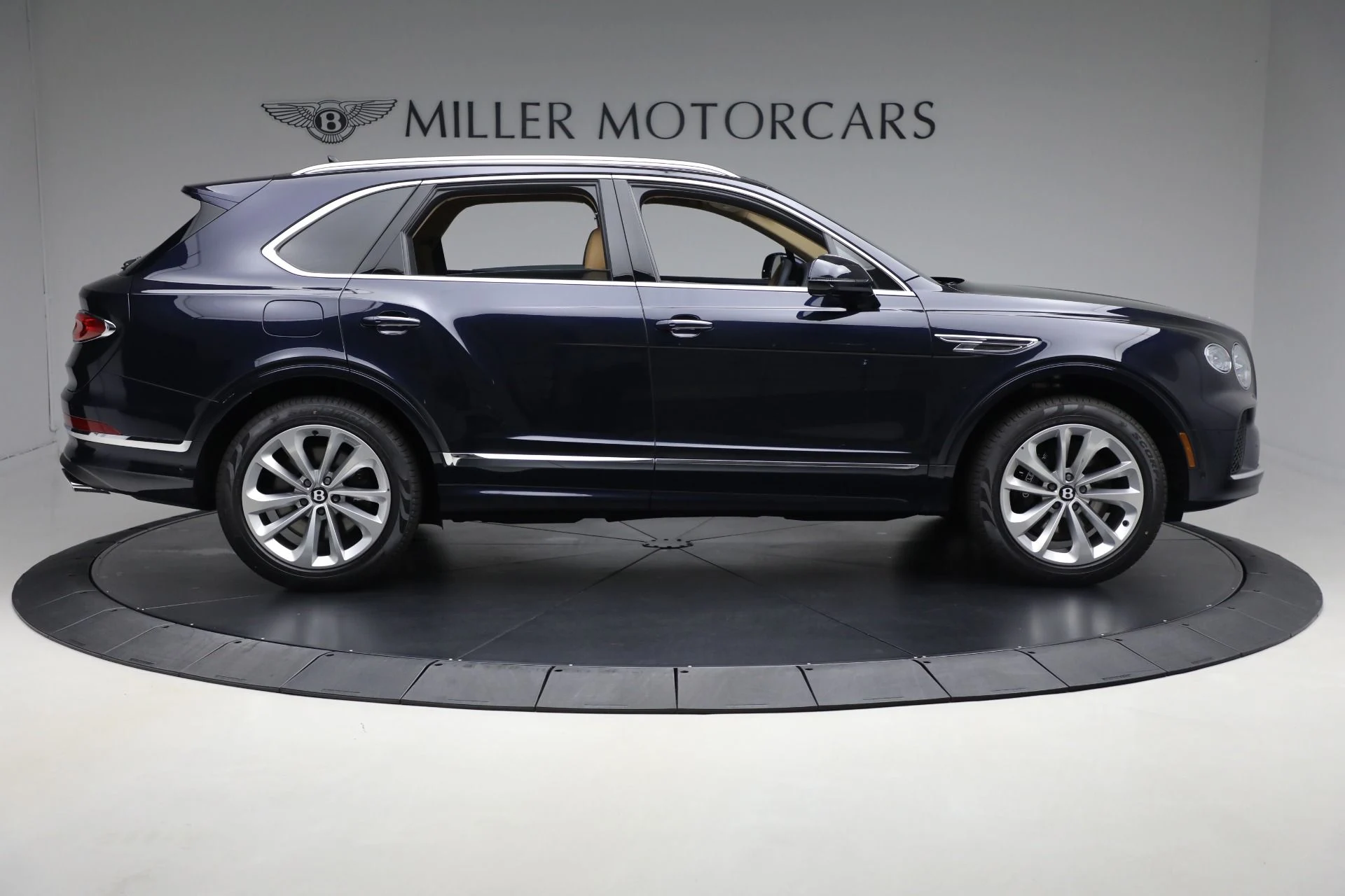 mph008_2467601848_New_2025_Bentley_Bentayga_V8_31d0da70d5