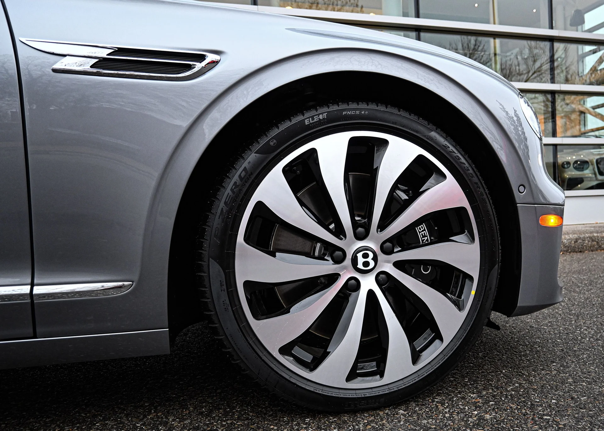 mph008_2476419327_bae126d2_082f_40a3_8759_8fea70ed4ba8_88b5aaedfb