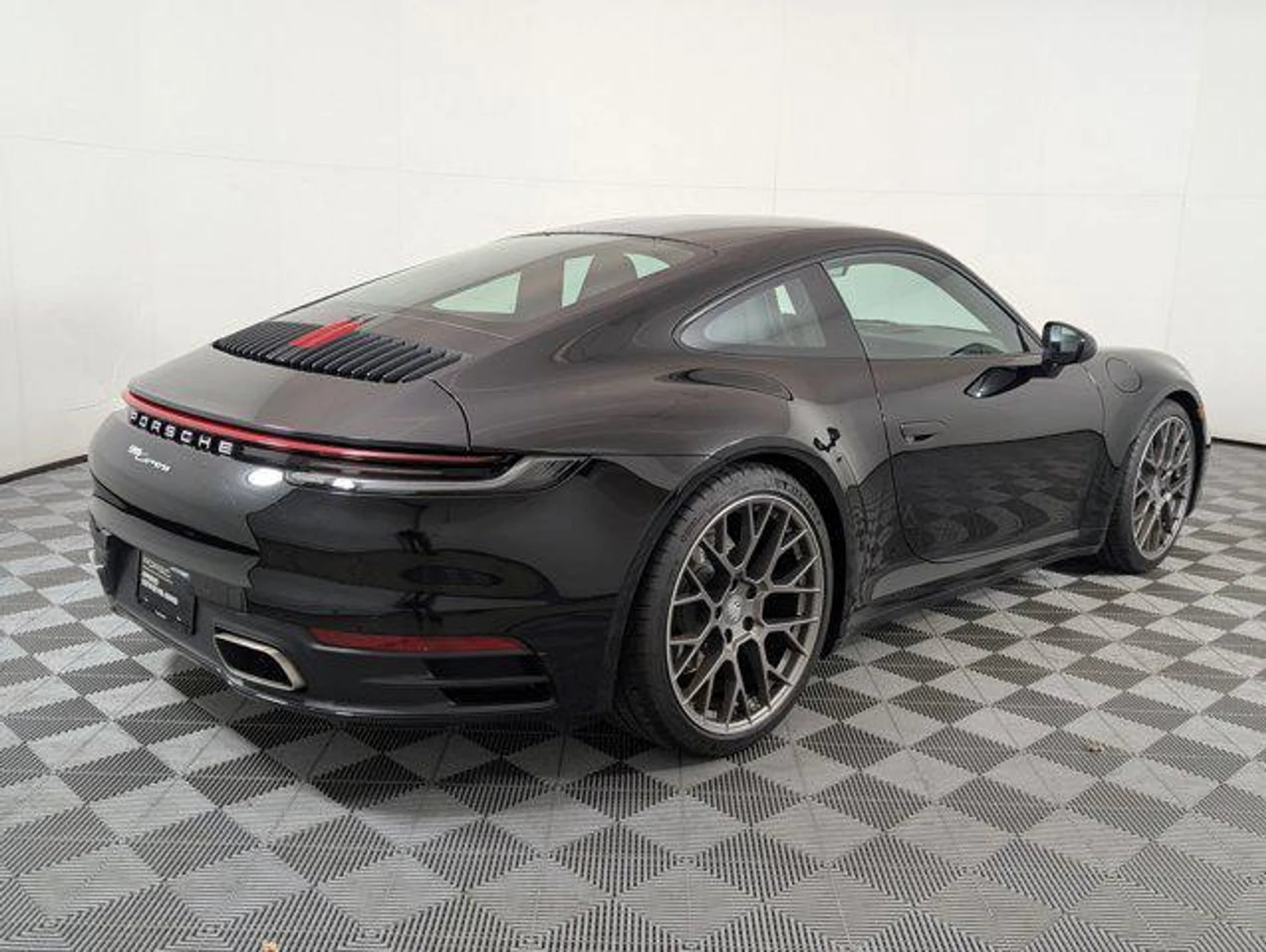 mph008_2478954051_y_Lh7_Tbn_E_Fu_P7nd_Bjiq_YEI_Wiq_CZE_5b45f1f21b