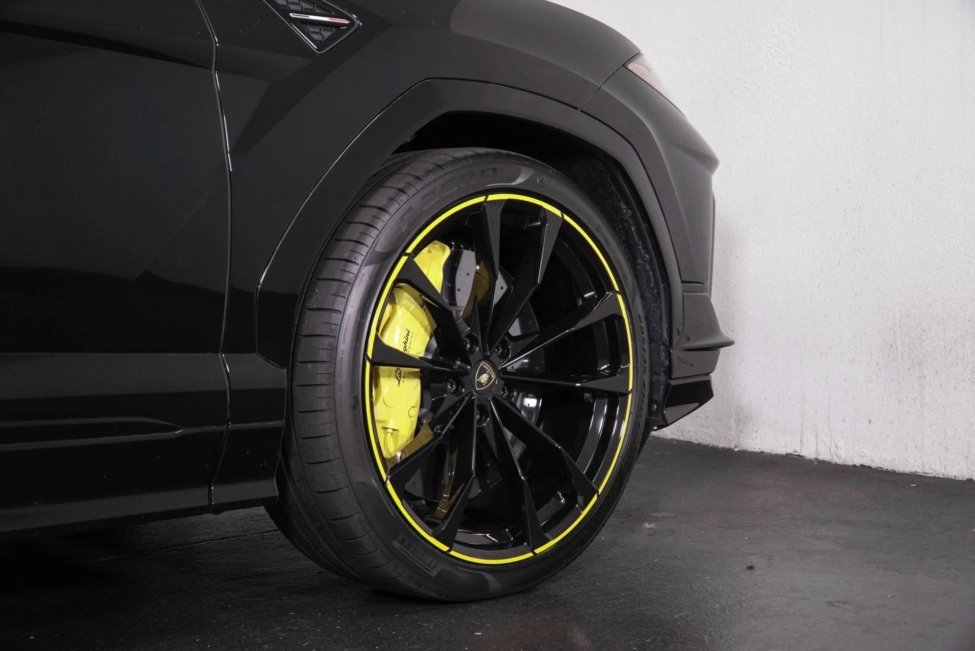 mph008_2481323314_Used_2024_Lamborghini_Urus_S_1785981549_f9dee5dafc