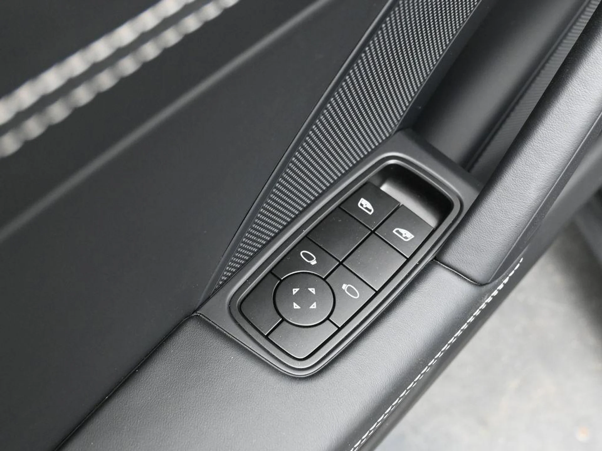 mph008_2484239262_X_Qoyq_G20qlb_U_Hm1_E_Kw_D_s_Se_SI_70_1a70997257