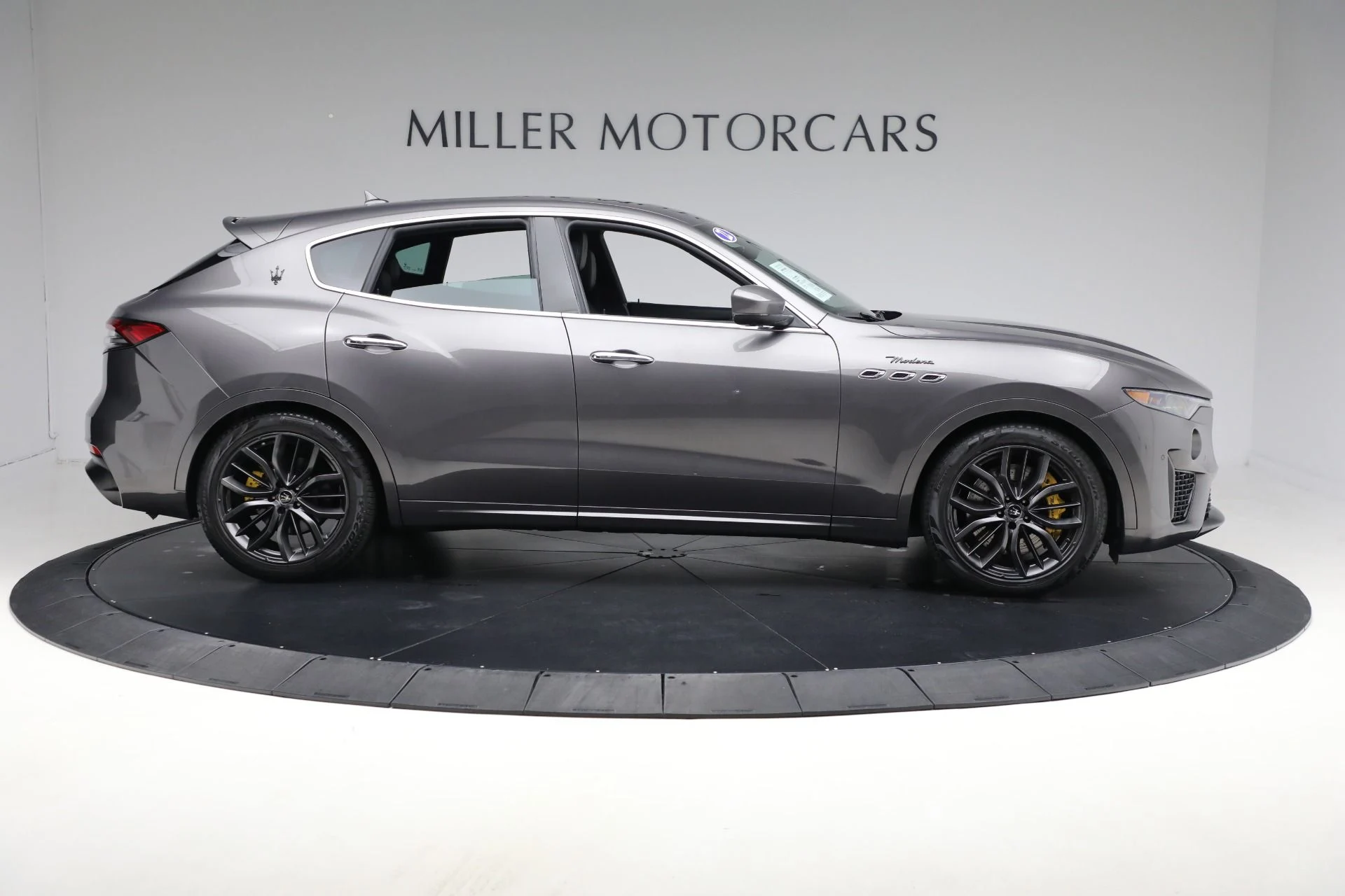 mph008_2494672961_Used_2022_Maserati_Levante_Modena_cf0dd86793