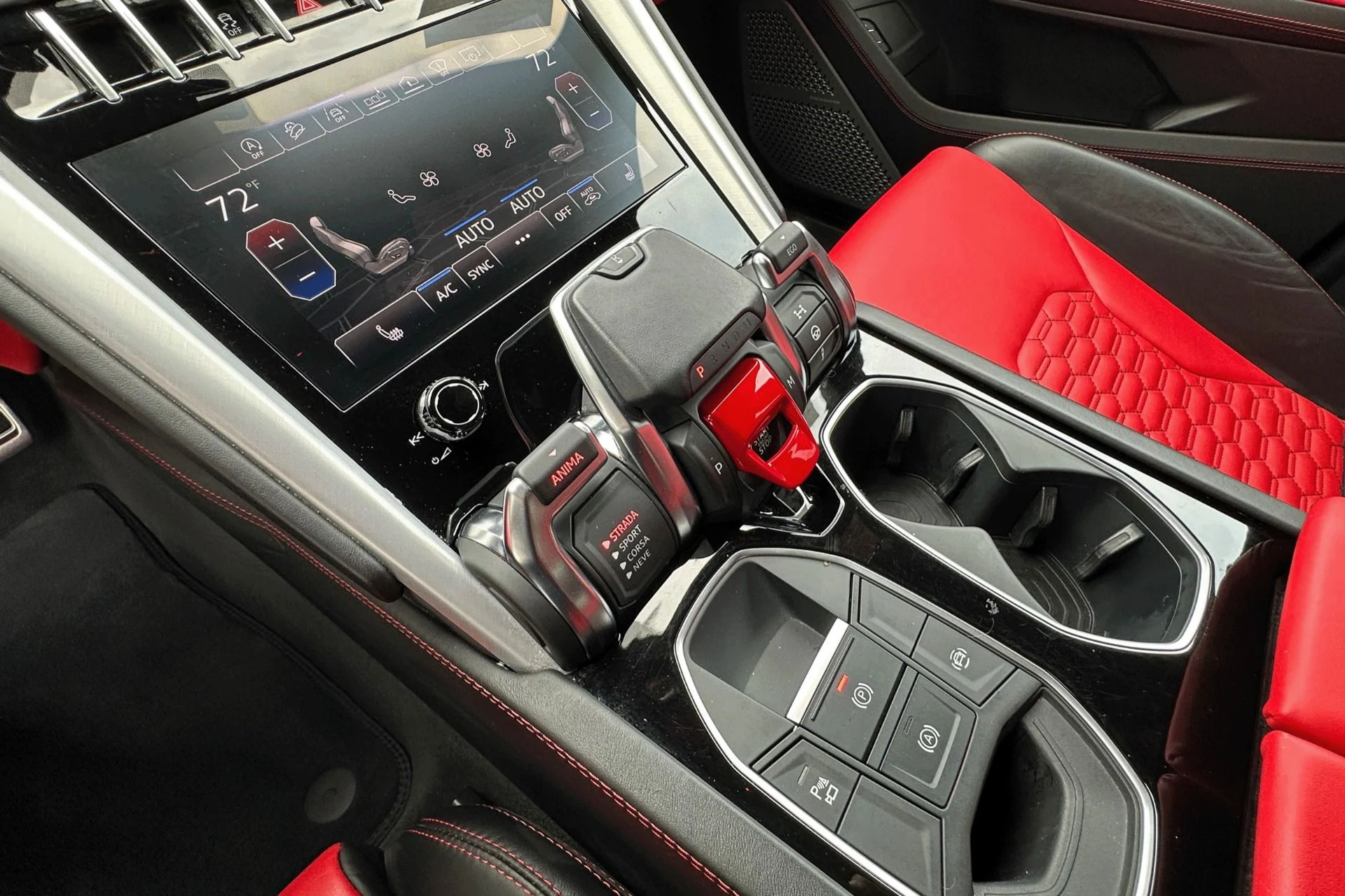 mph008_24984355_Used_2019_Lamborghini_Urus_1760609107_061808c4c3
