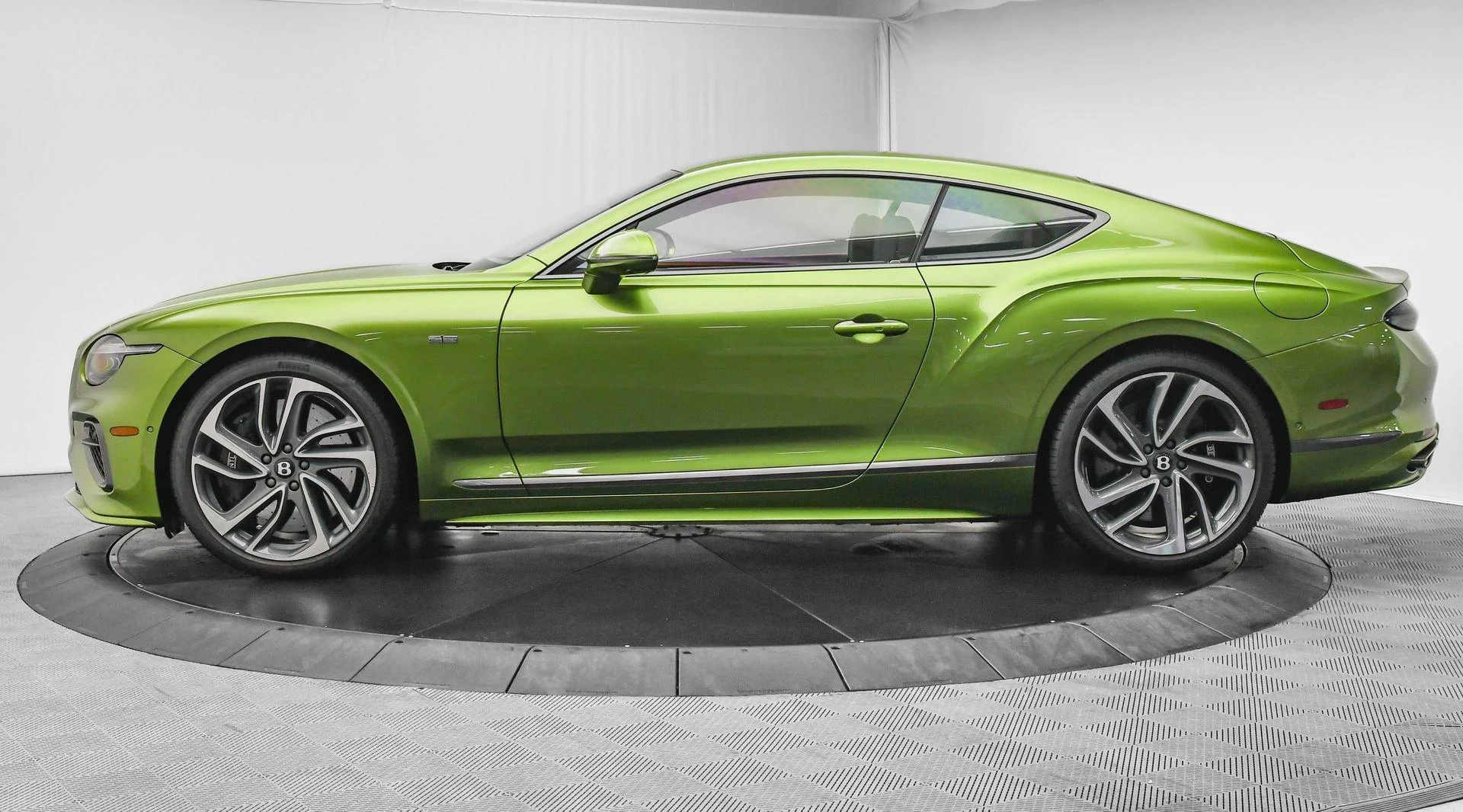 mph008_2498957034_Used_2025_Bentley_Continental_GT_Speed_1747987936_843a1b6869
