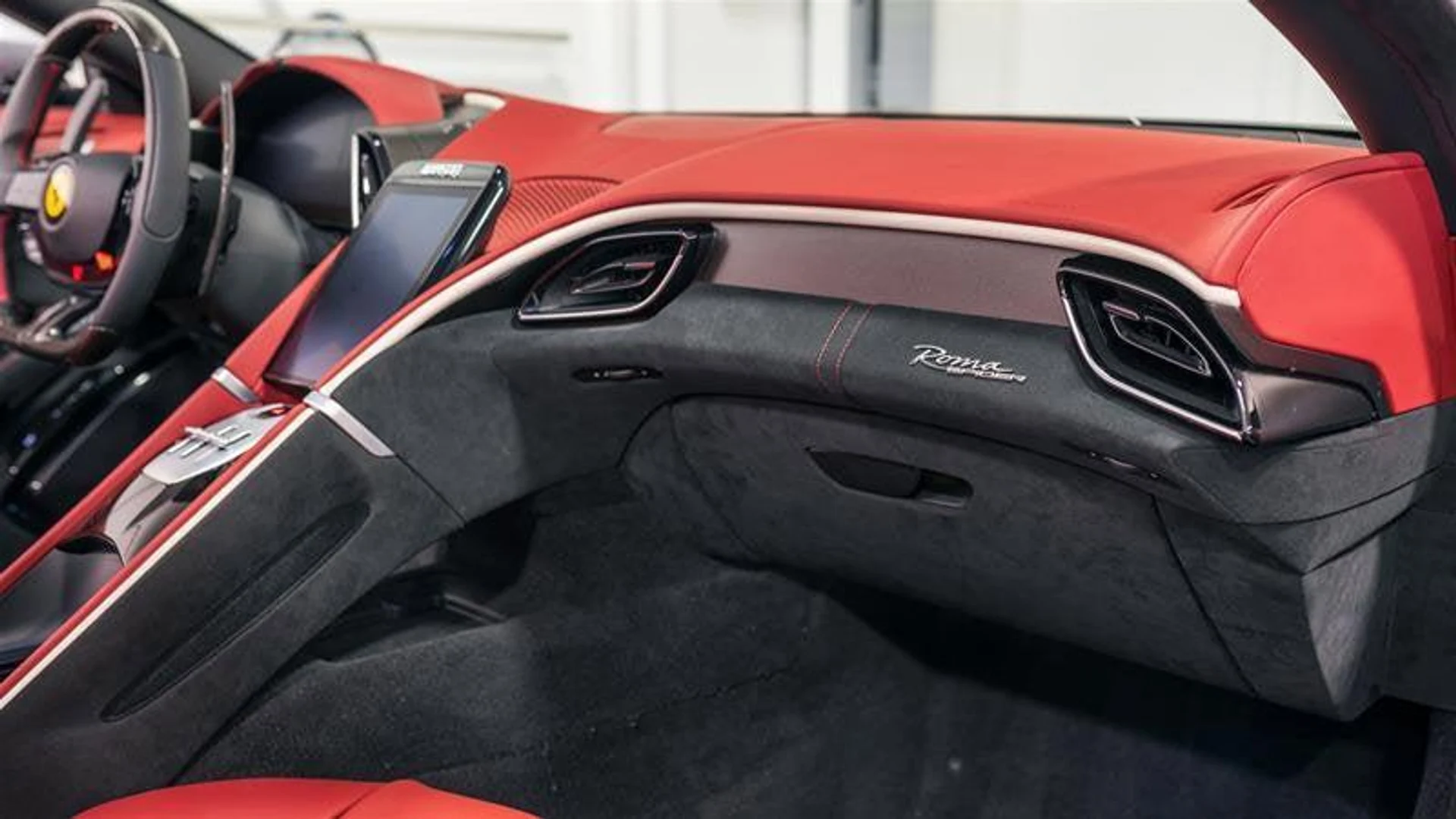 mph008_2501529391_Used_2025_Ferrari_Roma_Spider_Base_1782922873_81e942be16