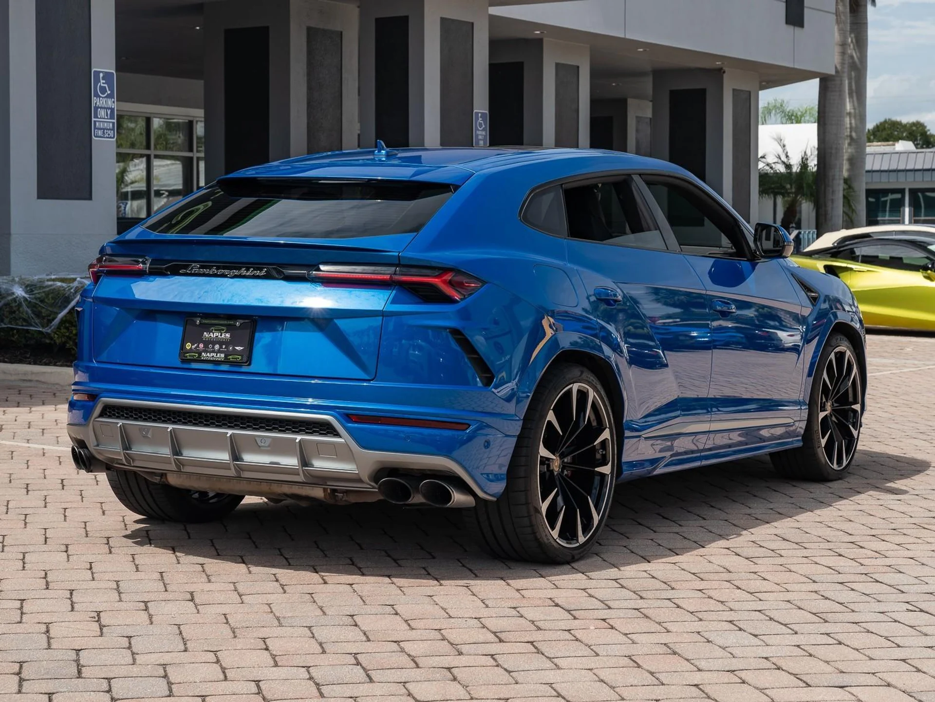 mph008_250745383_Used_2020_Lamborghini_Urus_1753203932_215c4fd7cb