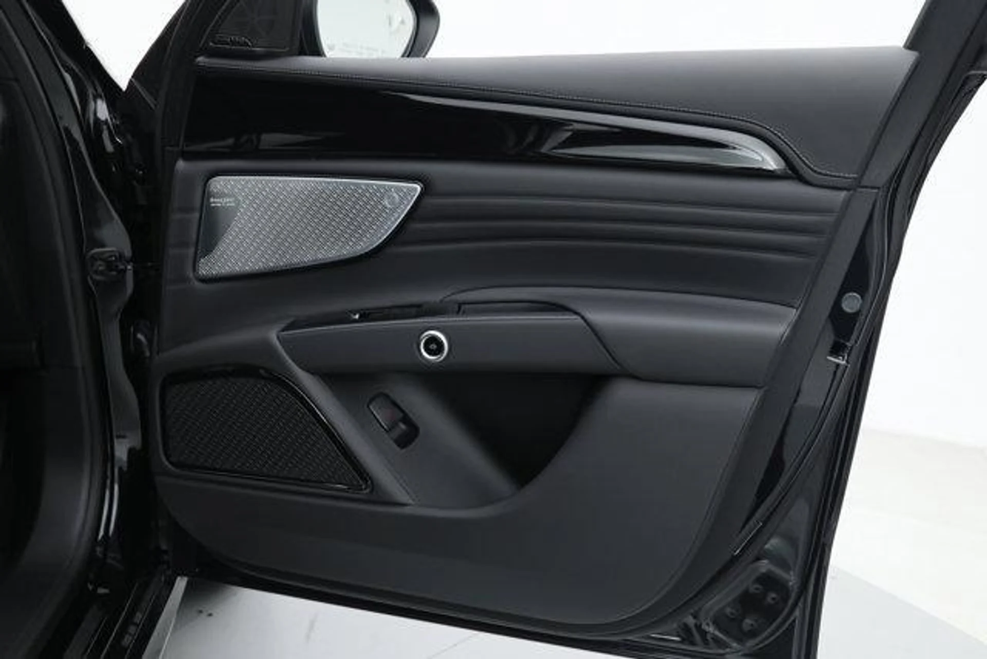 mph008_2509747130_S_Dv_Dw_MS_4mm6xsr_Gf7h52cj905w_d9fbac7fc4