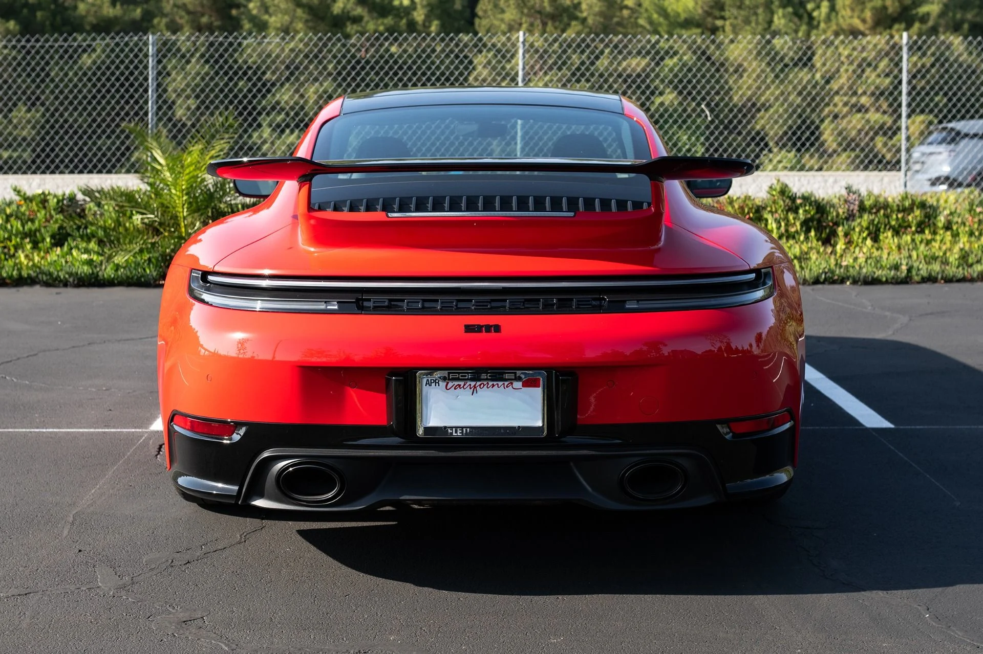 mph008_2510109050_Used_2025_Porsche_911_Carrera_1777913739_56acee13fd