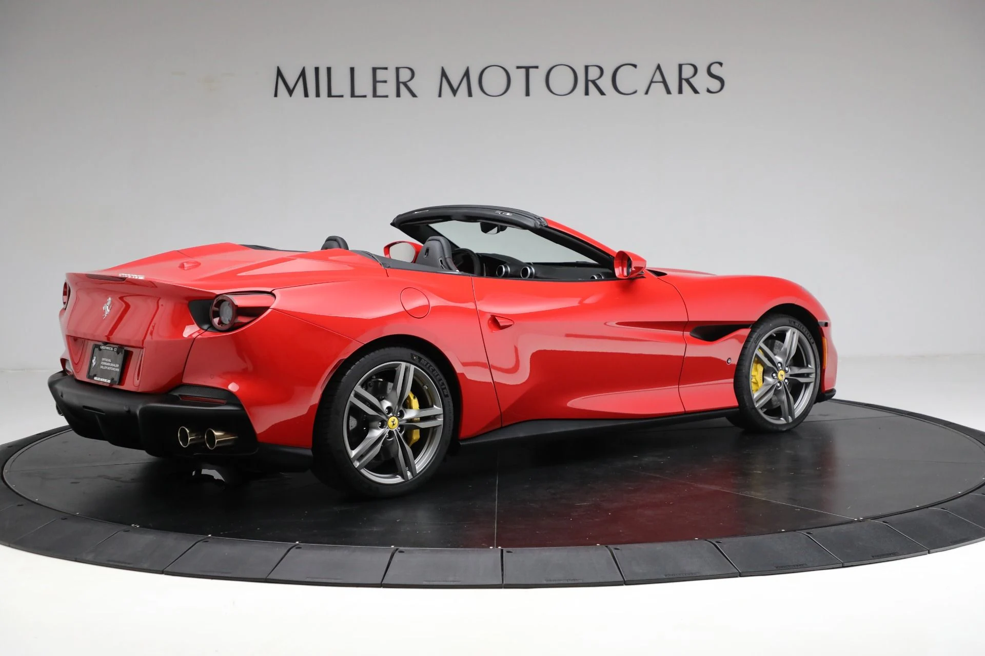 mph008_2512276148_Used_2023_Ferrari_Portofino_M_1793389960_5dbd176369