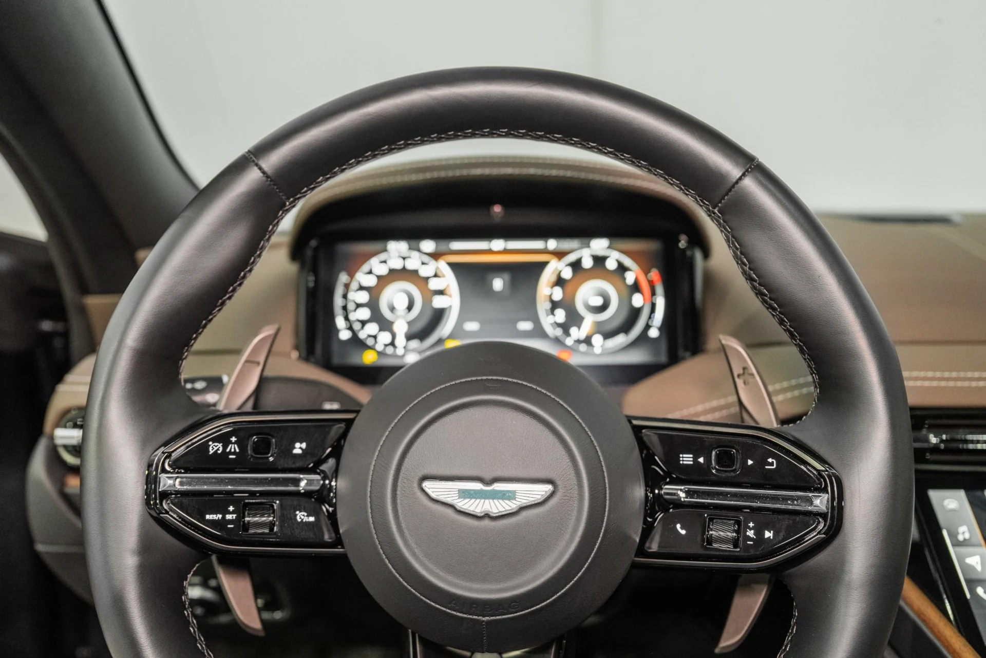 mph008_2523568473_New_2024_Aston_Martin_DB_12_V8_1761150102_b43ccf9bdf