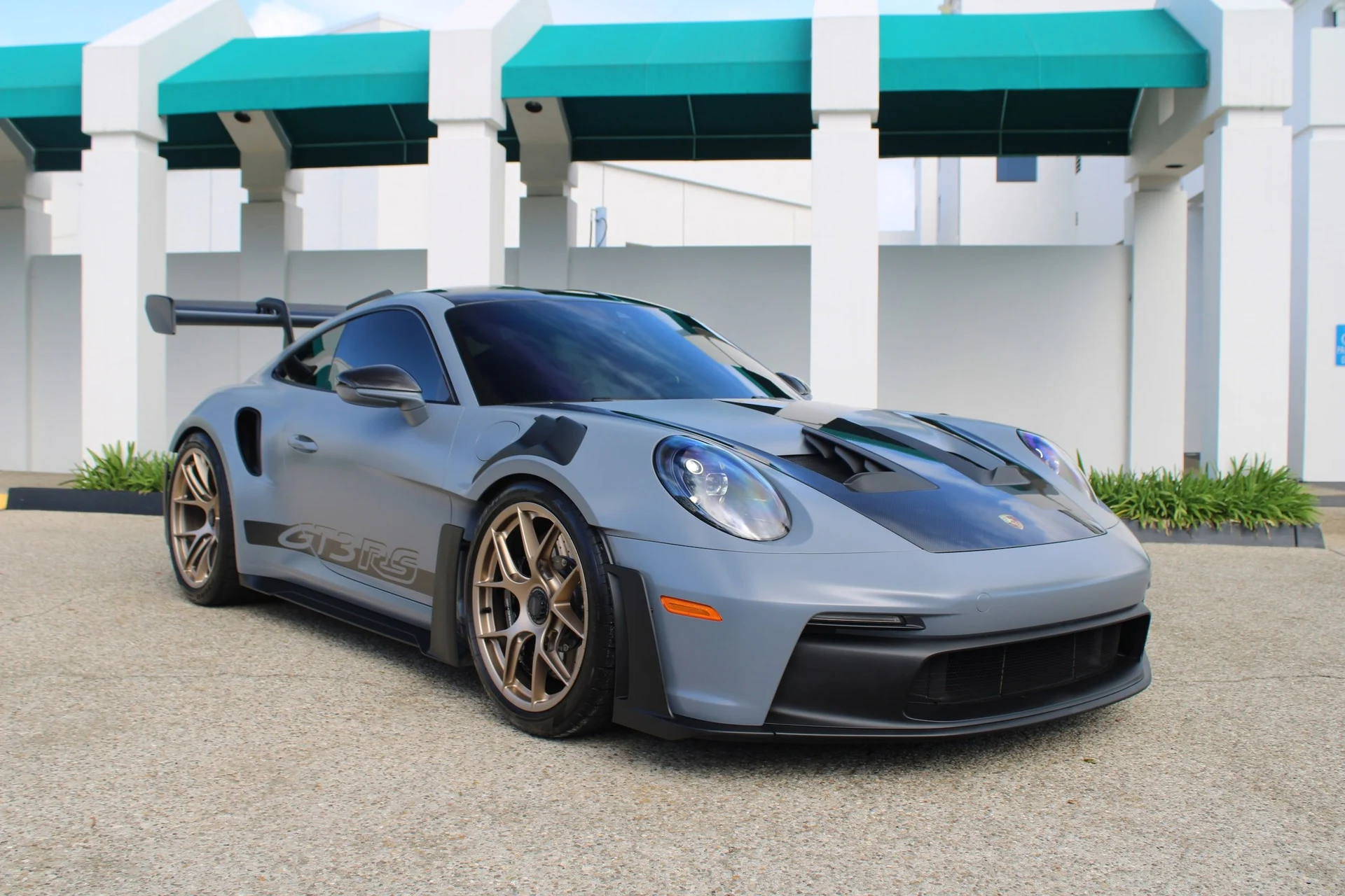 mph008_2527824745_a4eddc2b837179bf69b310f34f2cd0fbx_945957fb68