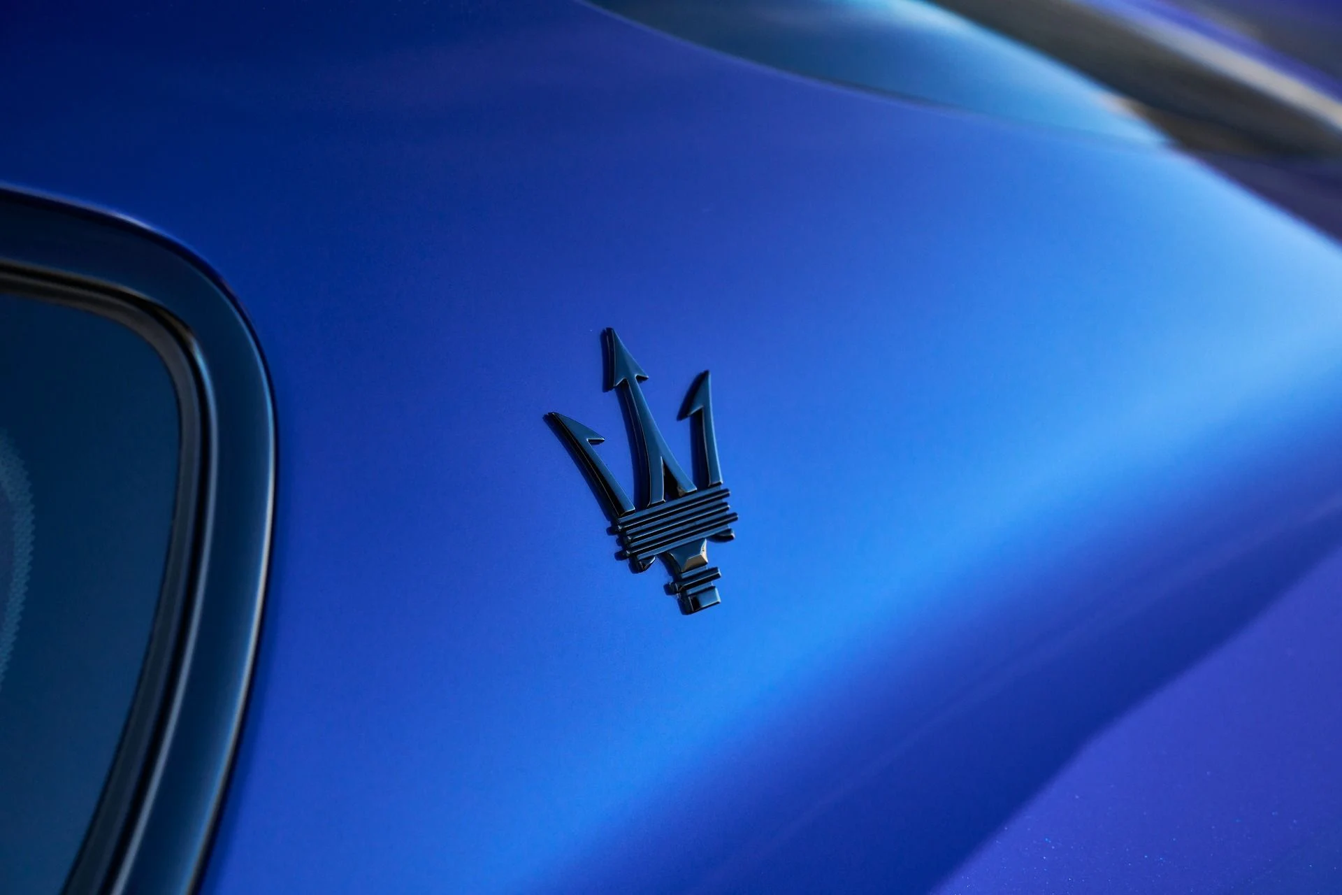 mph008_2528472014_Used_2024_Maserati_Gran_Turismo_Modena_1764124008_e3b3adbffd