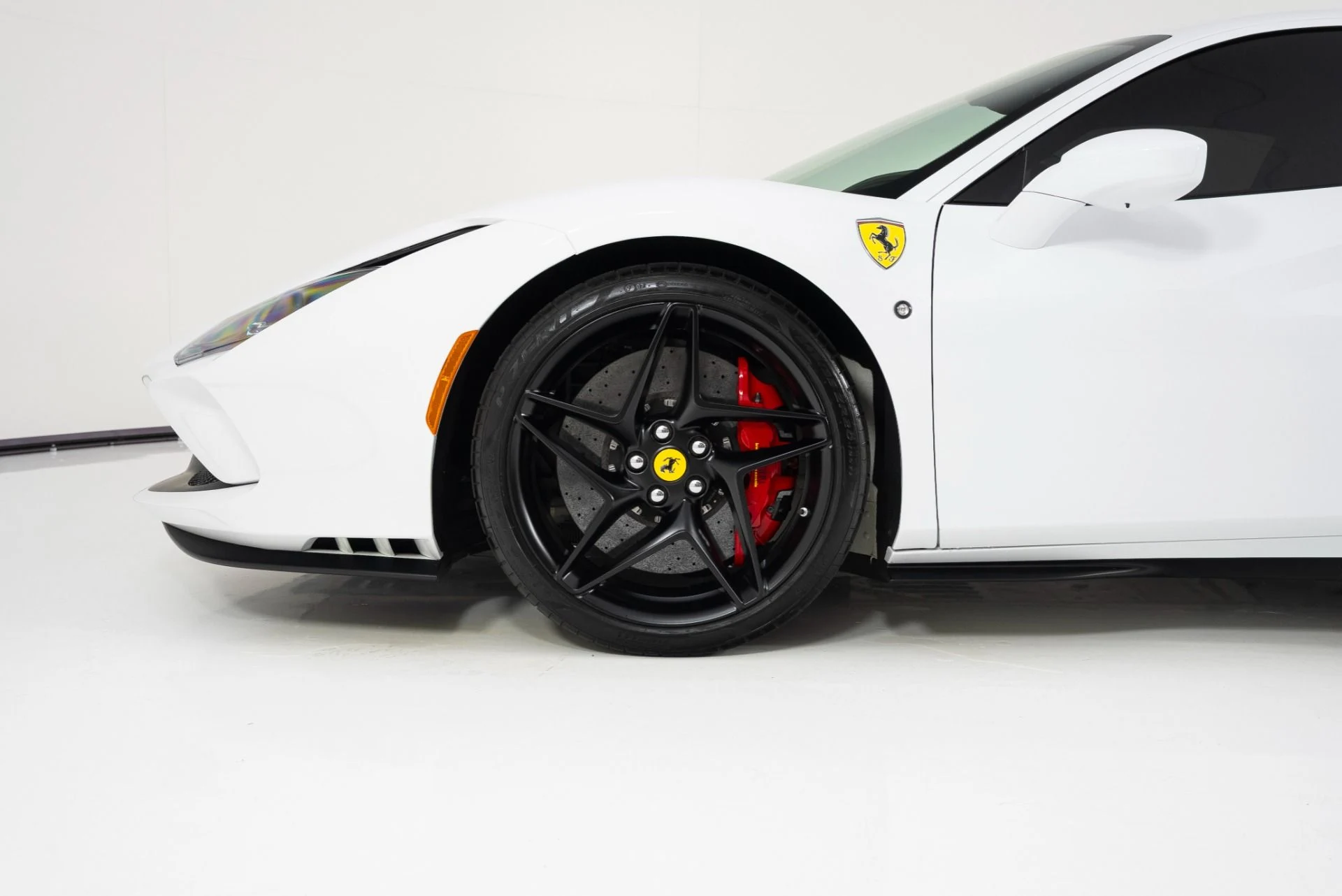 mph008_2532971554_Used_2022_Ferrari_F8_Tributo_1745541924_a35bdf822f