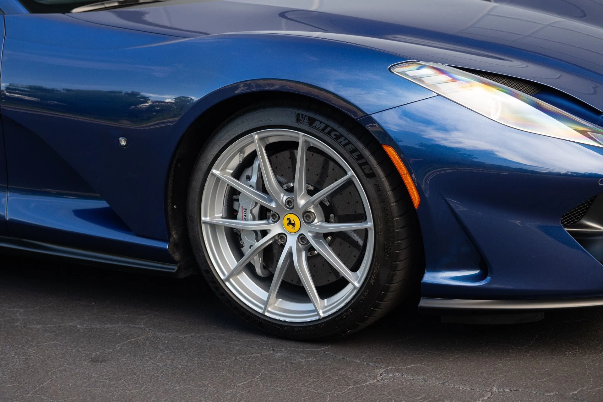 mph008_2539618358_Used_2020_Ferrari_812_Superfast_1758742343_4e7898ec20