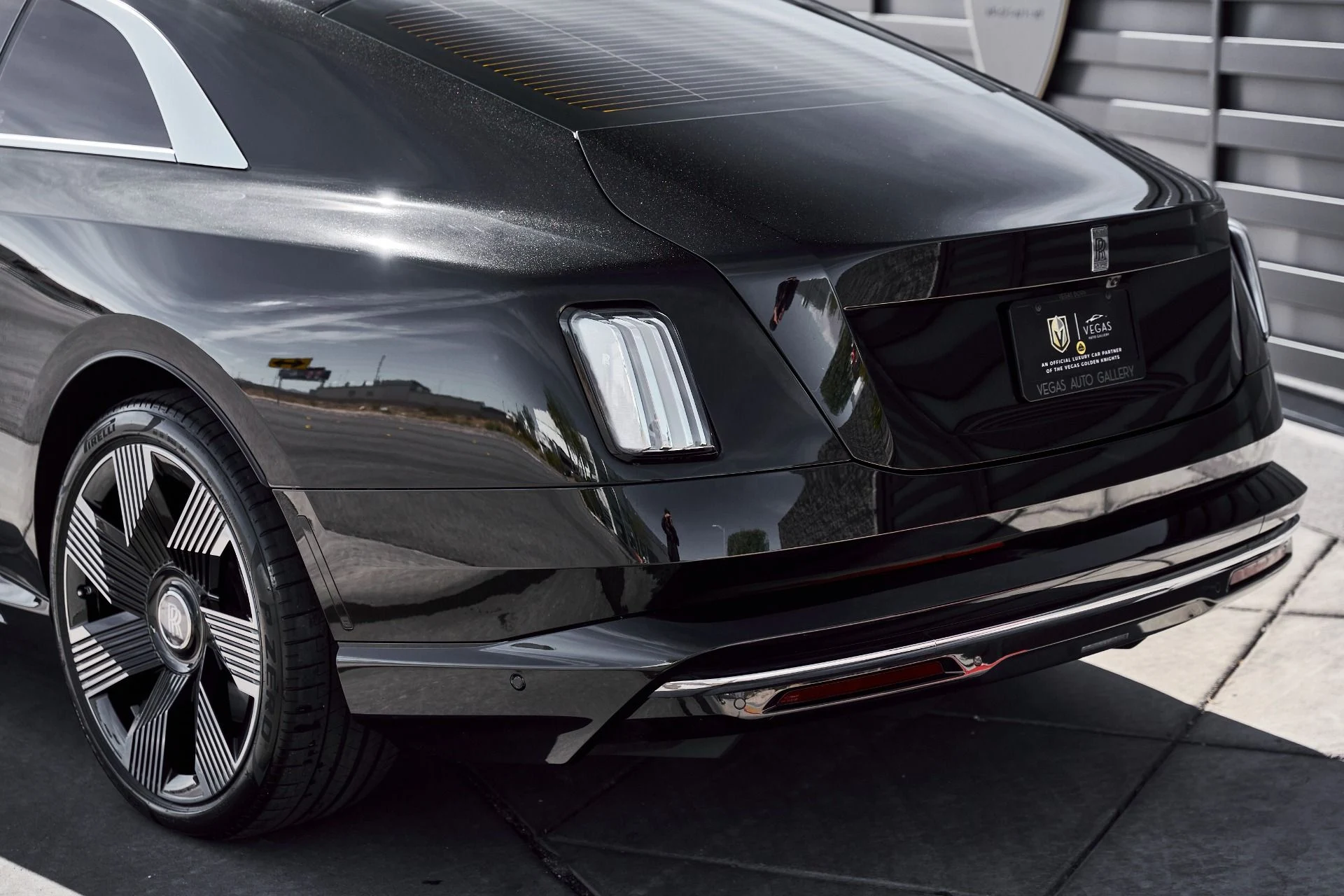 mph008_2541655183_Used_2025_Rolls_Royce_Spectre_Base_1771642433_b9726c00f7