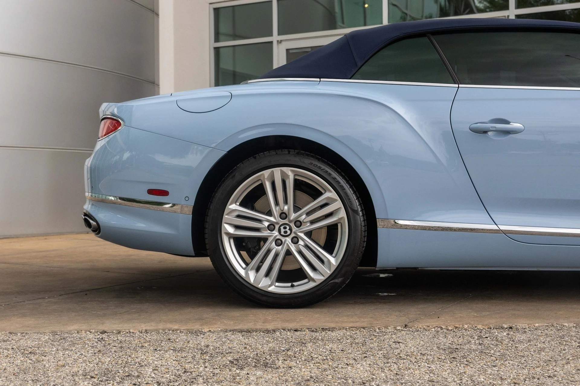 mph008_2559800639_Hi_Tech_Luxury_Imports_LLC_SCBDG_4_ZG_1_PC_008673_image_8_7f8d4dacd1