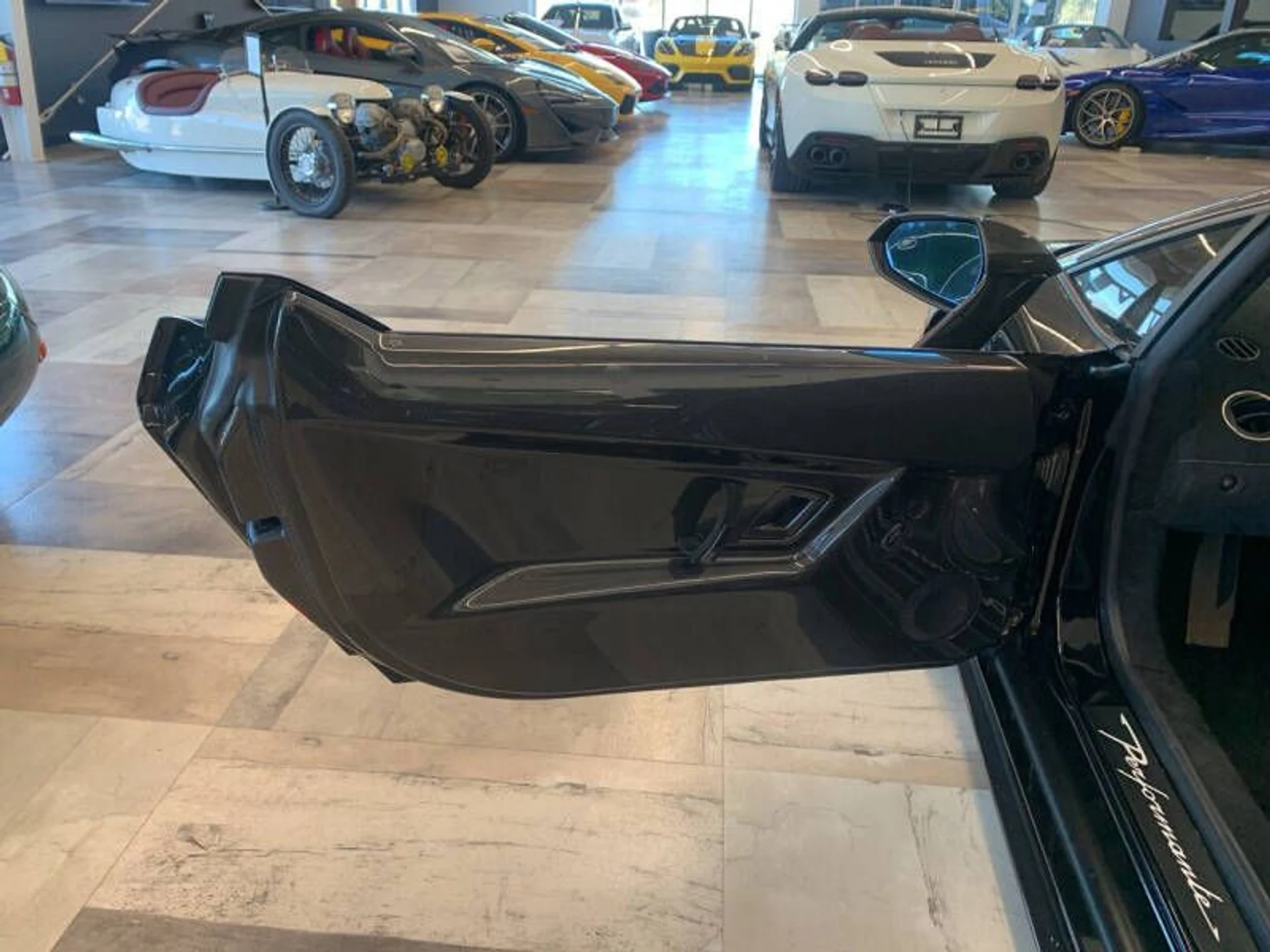 mph008_2566251835_2012_lamborghini_gallardo_lp_570_4_spyder_performante_awd_2dr_convertible_e8ec82e44a