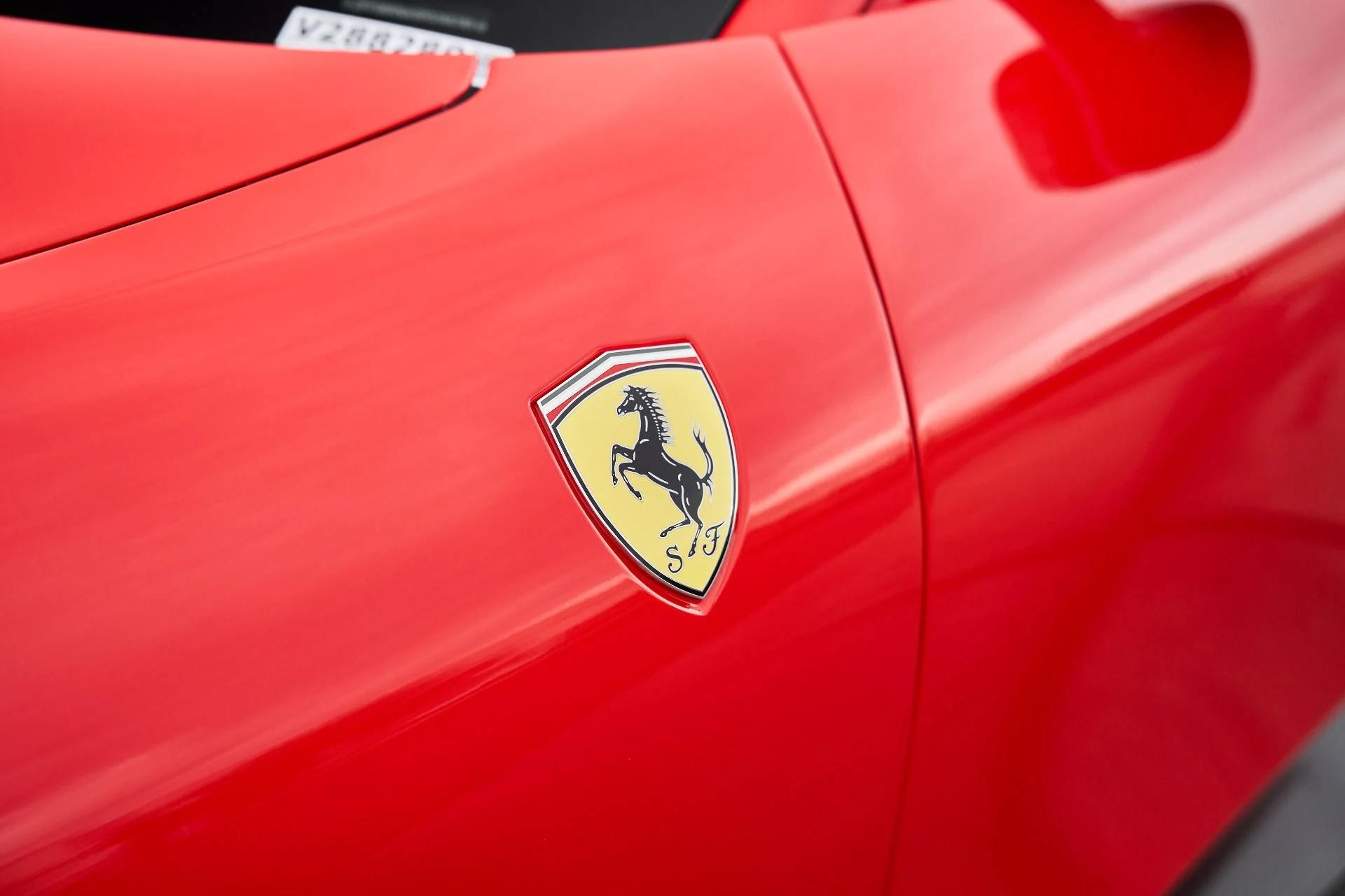 mph008_2569244243_Used_2023_Ferrari_Roma_Base_1761599000_9dac1f148f