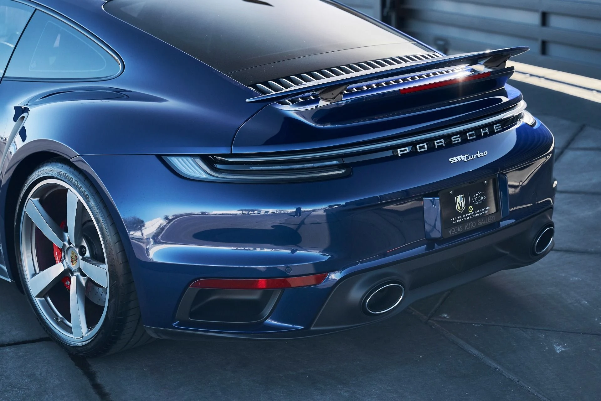 mph008_2581476860_Used_2024_Porsche_911_Turbo_1770087167_5e53bde512