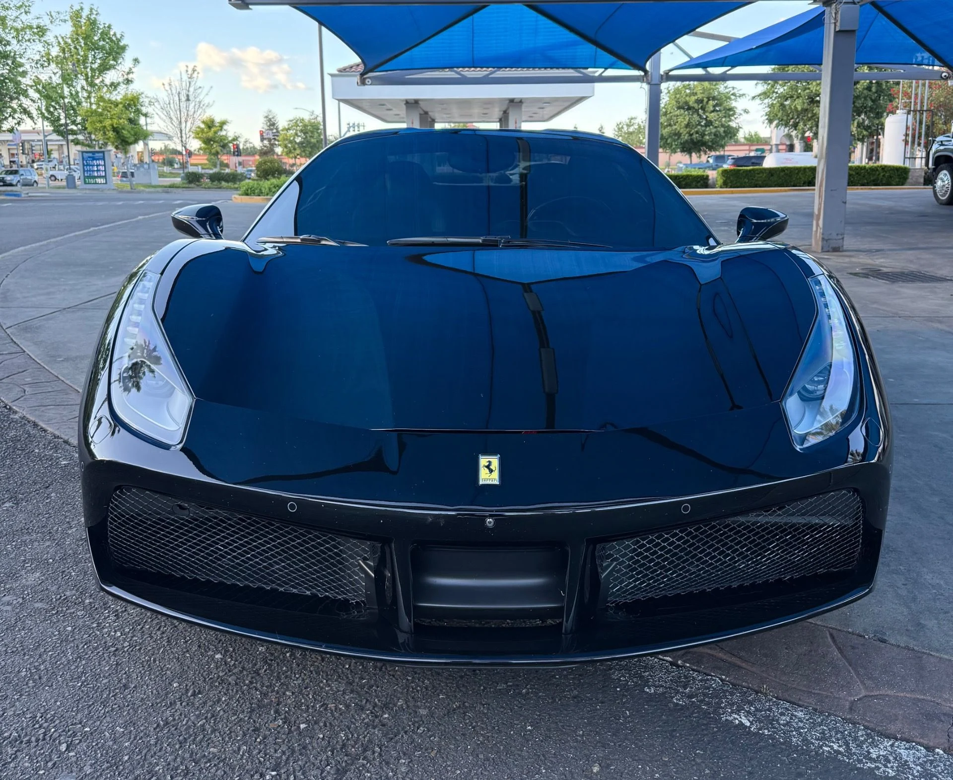 mph008_2587152173_Used_2018_Ferrari_488_Spider_1776269585_6890983e3c