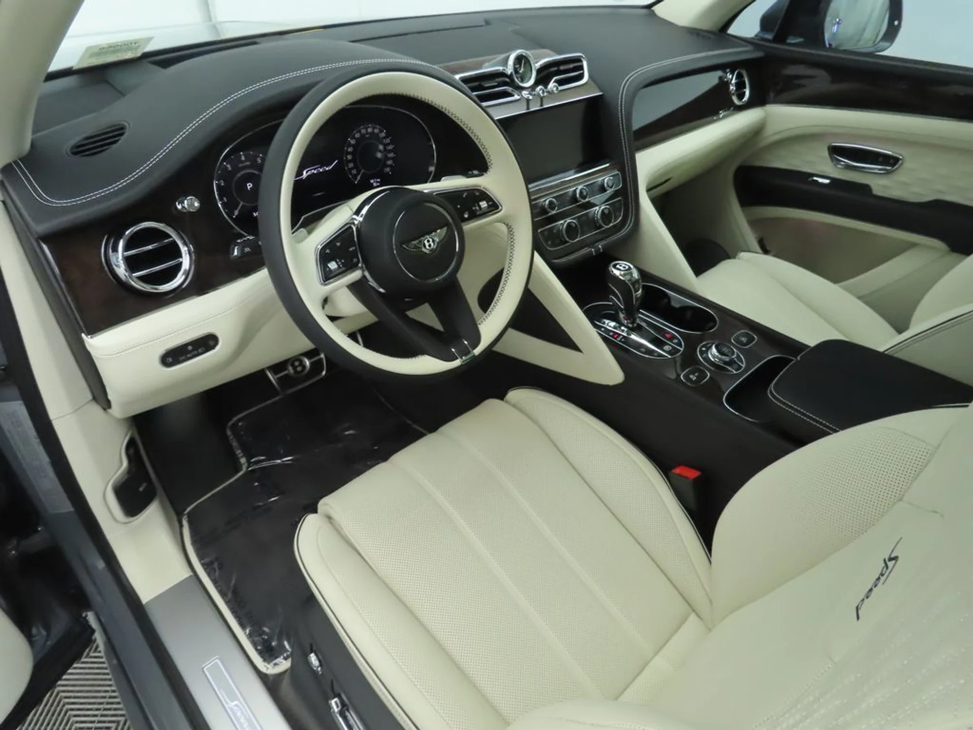 mph008_2591011203_new_2026_bentley_bentayga_8119_22950936_9_1024_7e4b38edc0