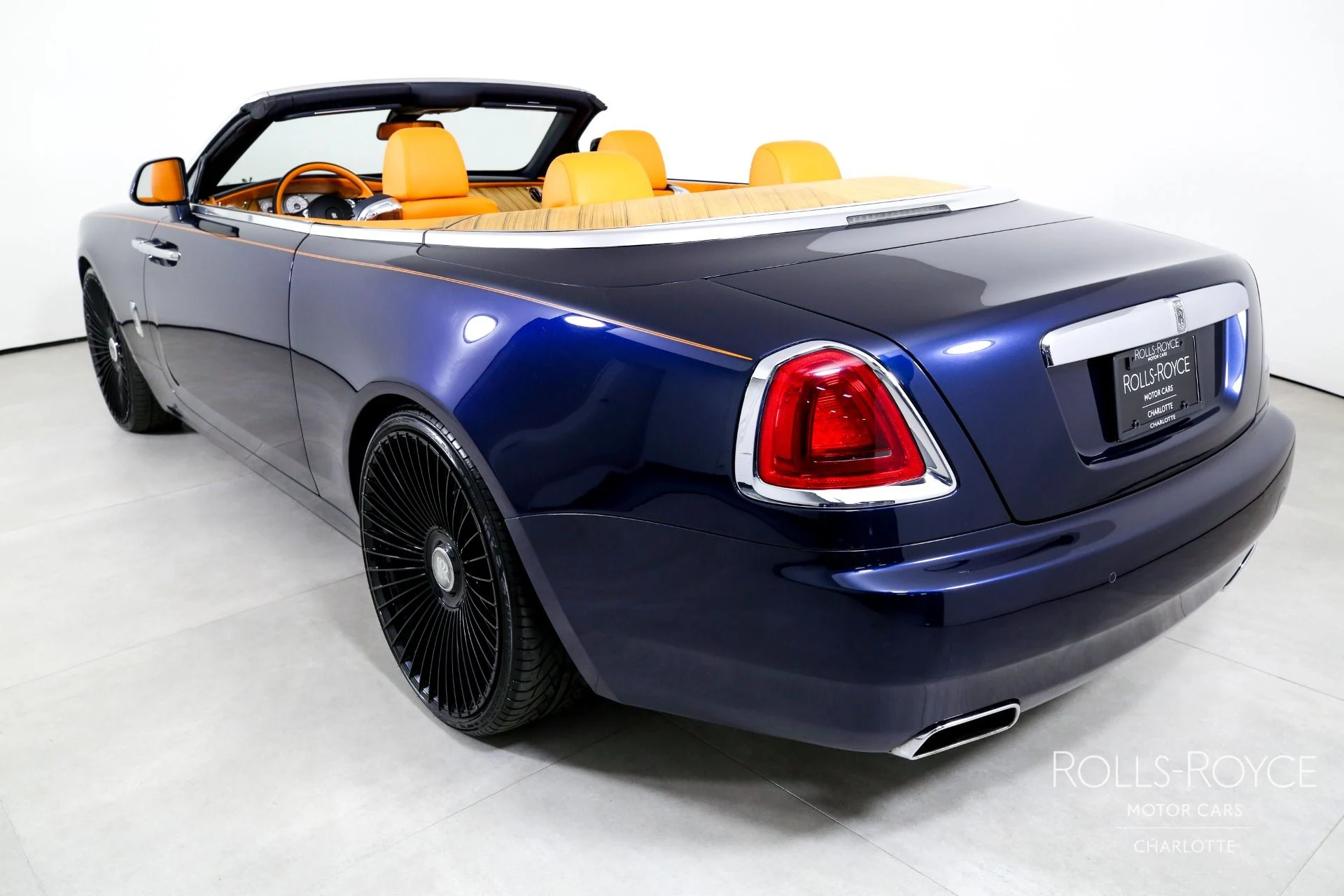 mph008_2593098127_Used_2017_Rolls_Royce_Dawn_1702592423_83d9bb0aa4