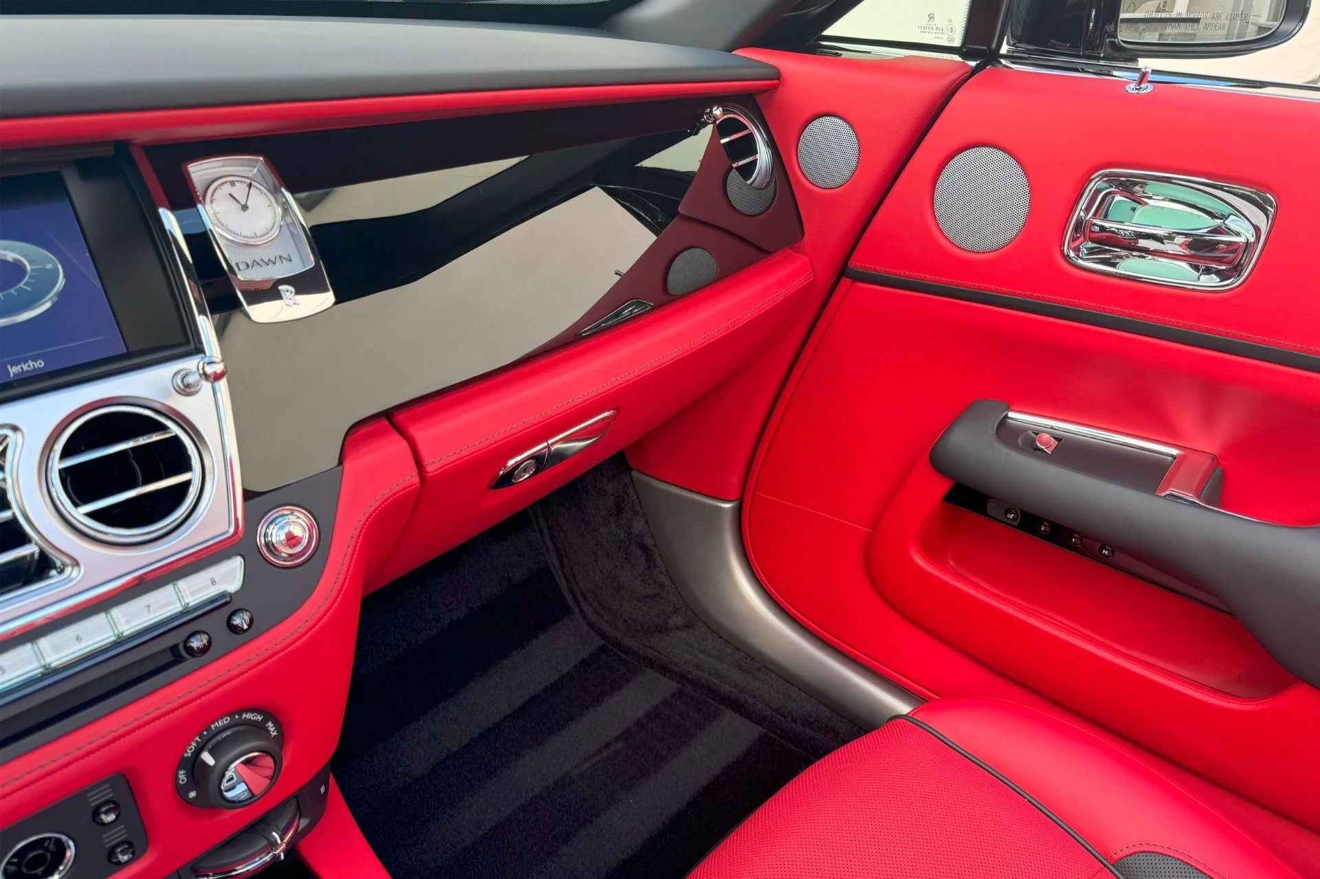 mph008_2600612161_Used_2020_Rolls_Royce_Dawn_1738172030_800413ff49