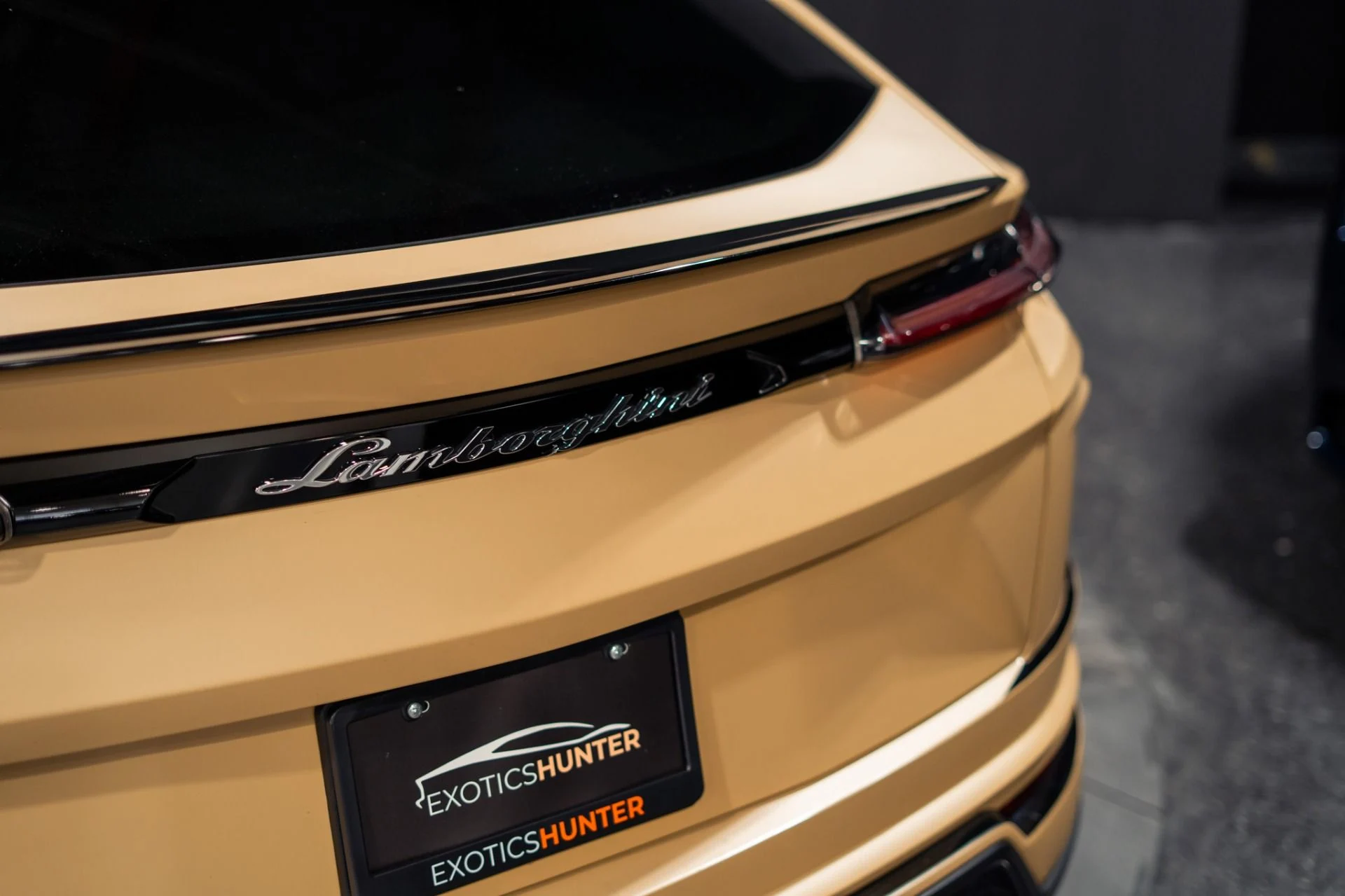 mph008_2603476627_Used_2020_Lamborghini_Urus_1784574985_859e4f0ec8