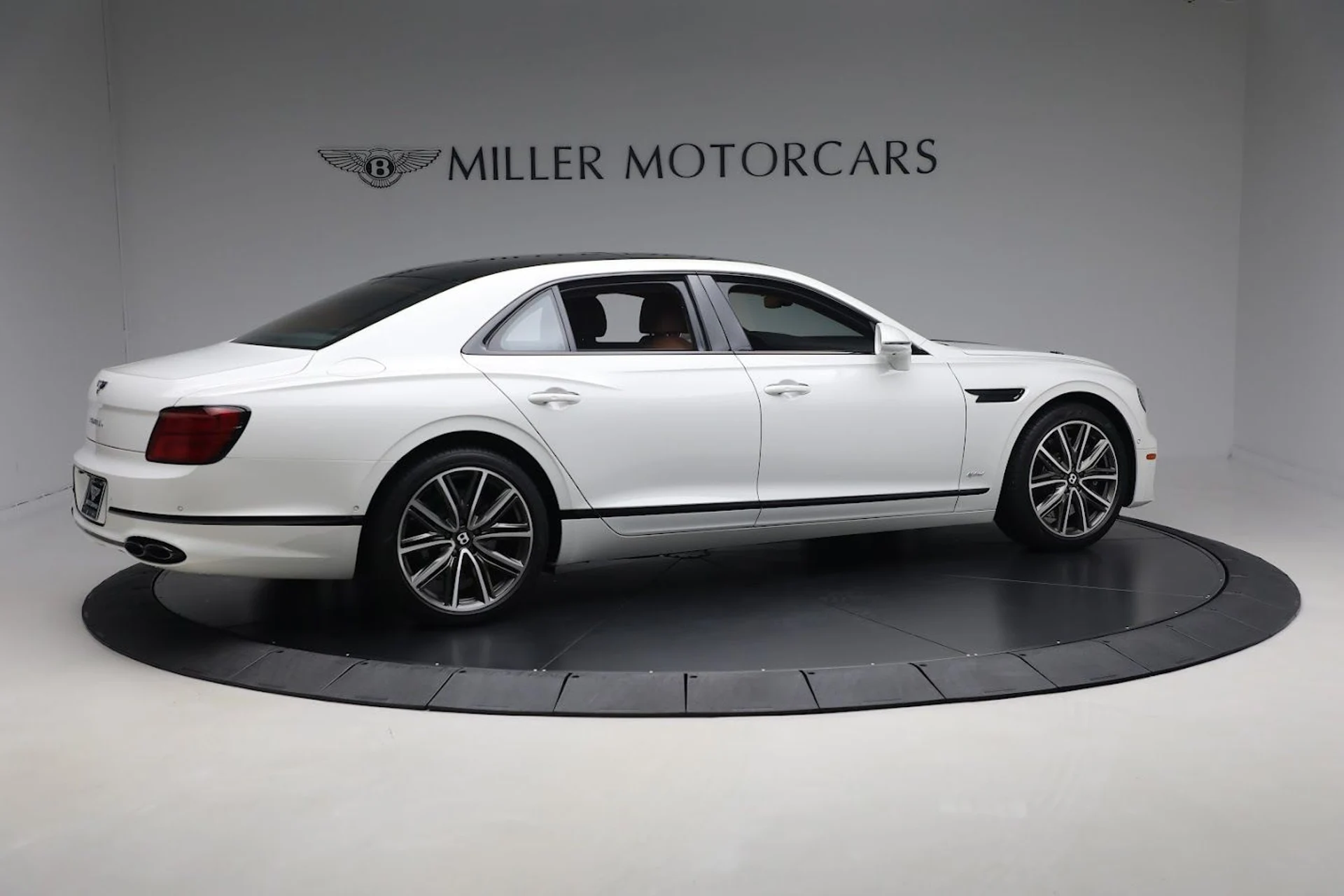 mph008_2605752730_Used_2022_Bentley_Flying_Spur_Hybrid_0b4d1eb324