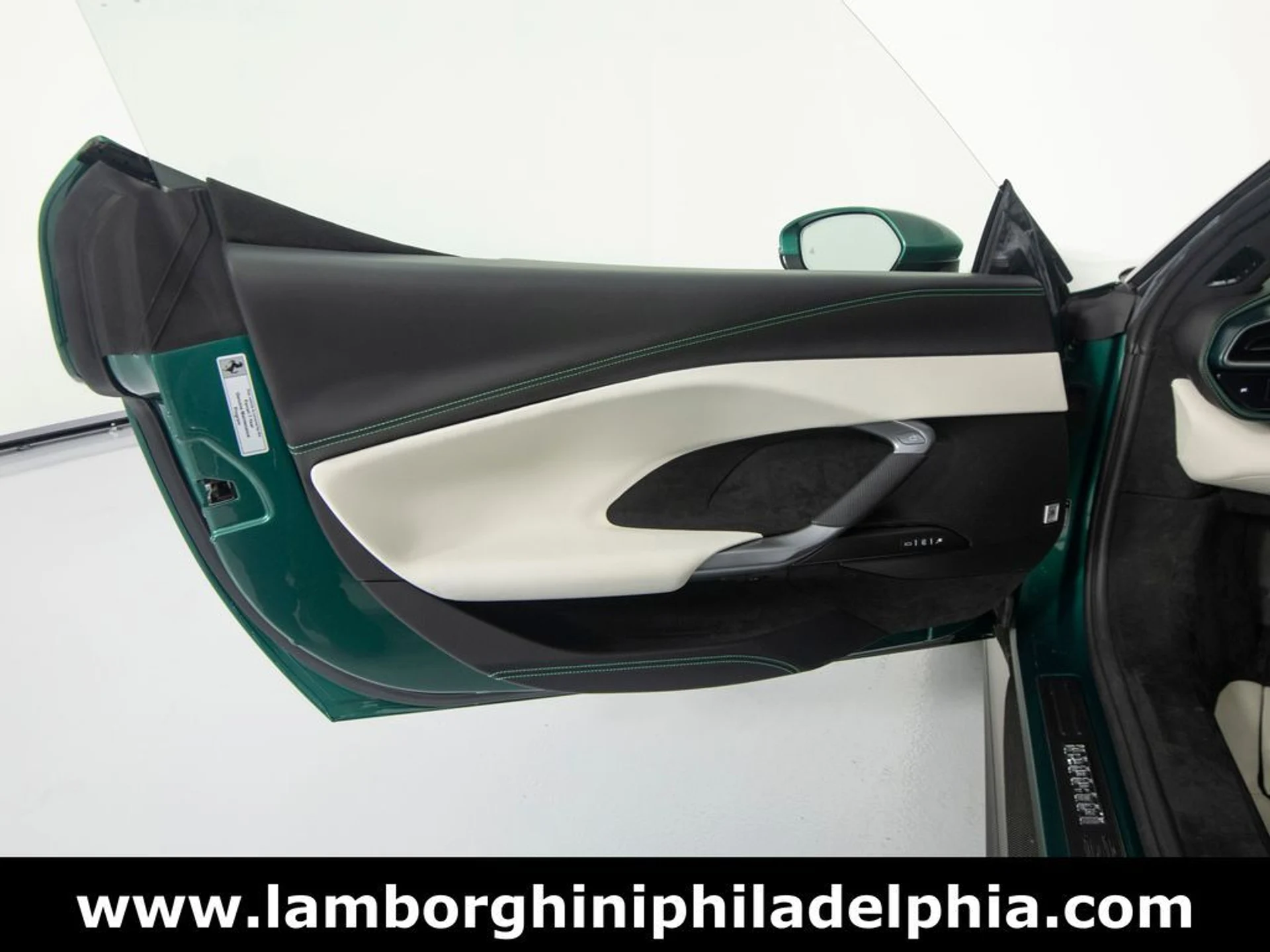 mph008_2611958581_85df9adfc5d11a512a959e911ed41f26x_c000264598