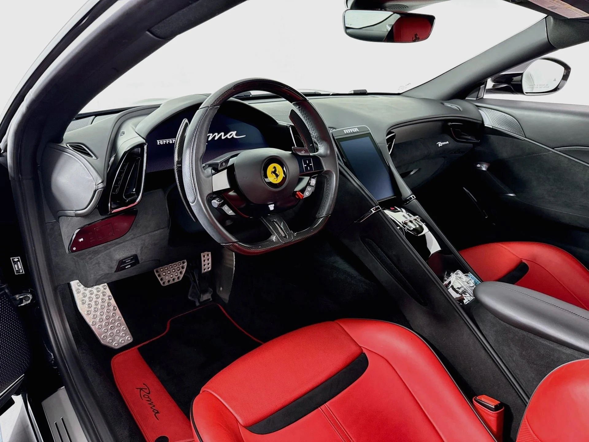 mph008_2625155519_Used_2022_Ferrari_Roma_1785965293_15583589a4