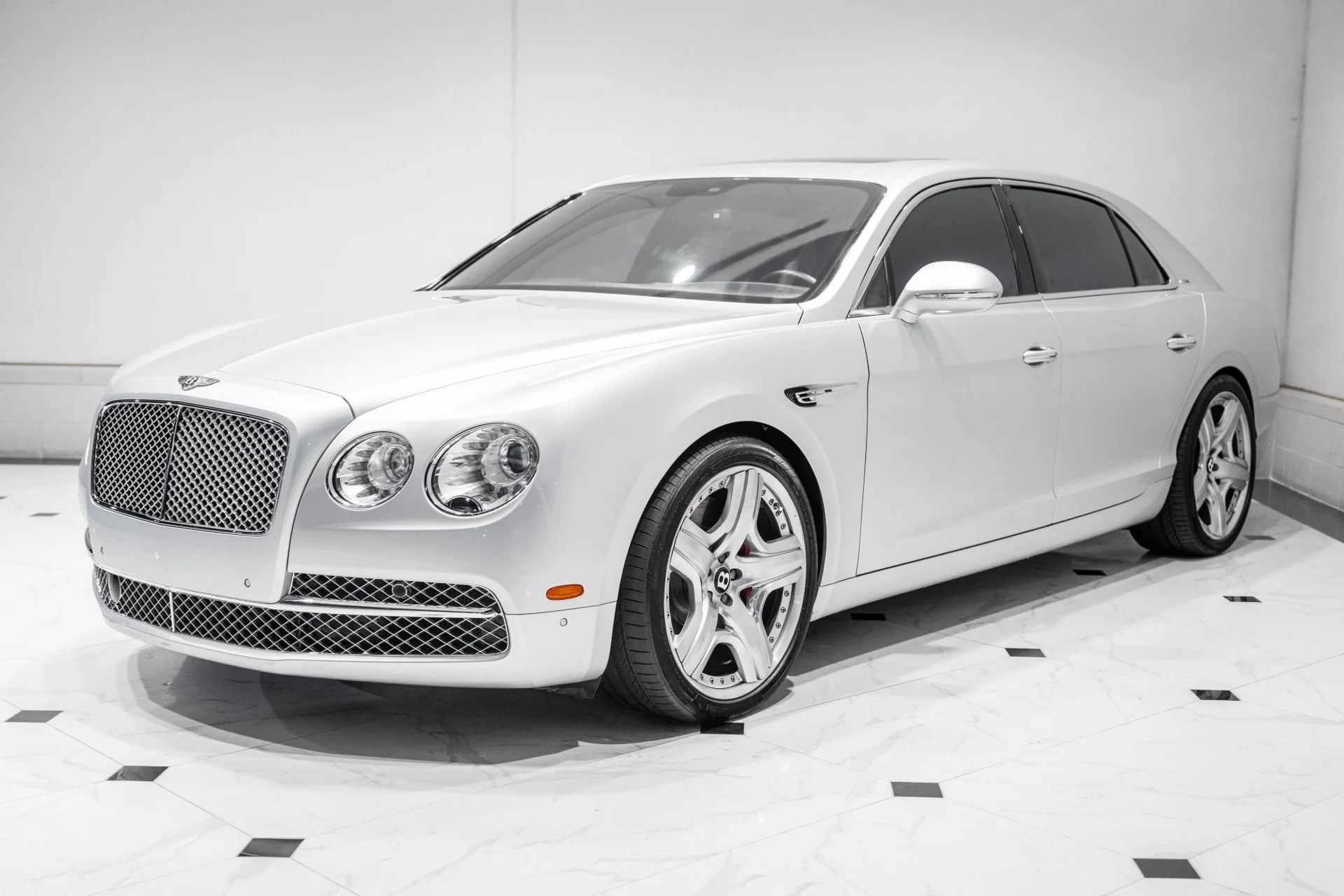 mph008_2633078419_Used_2014_Bentley_Flying_Spur_1764428362_2fd2d17e6d