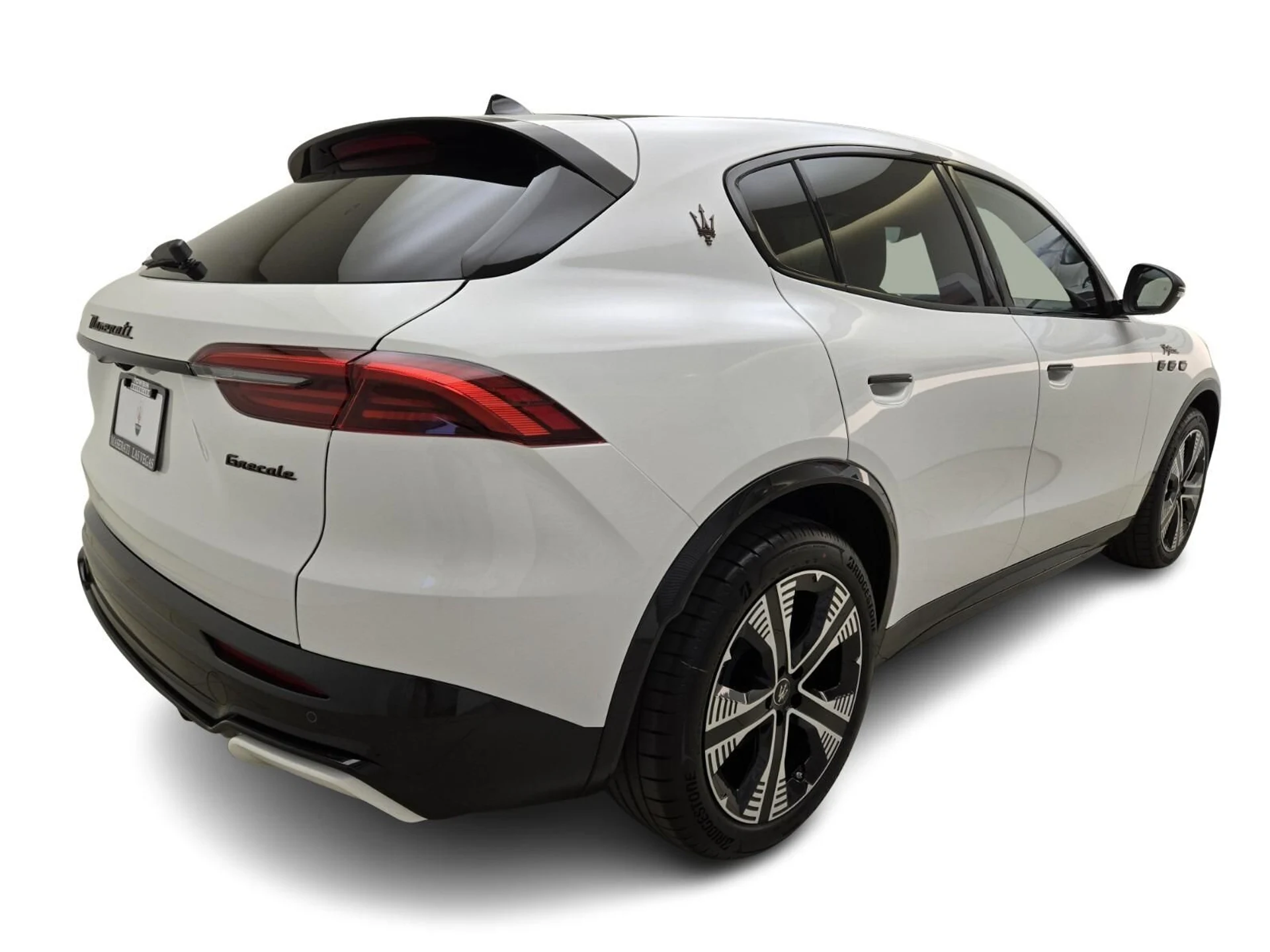 mph008_26372568_New_2025_Maserati_Grecale_Folgore_1753162010_13c427e867