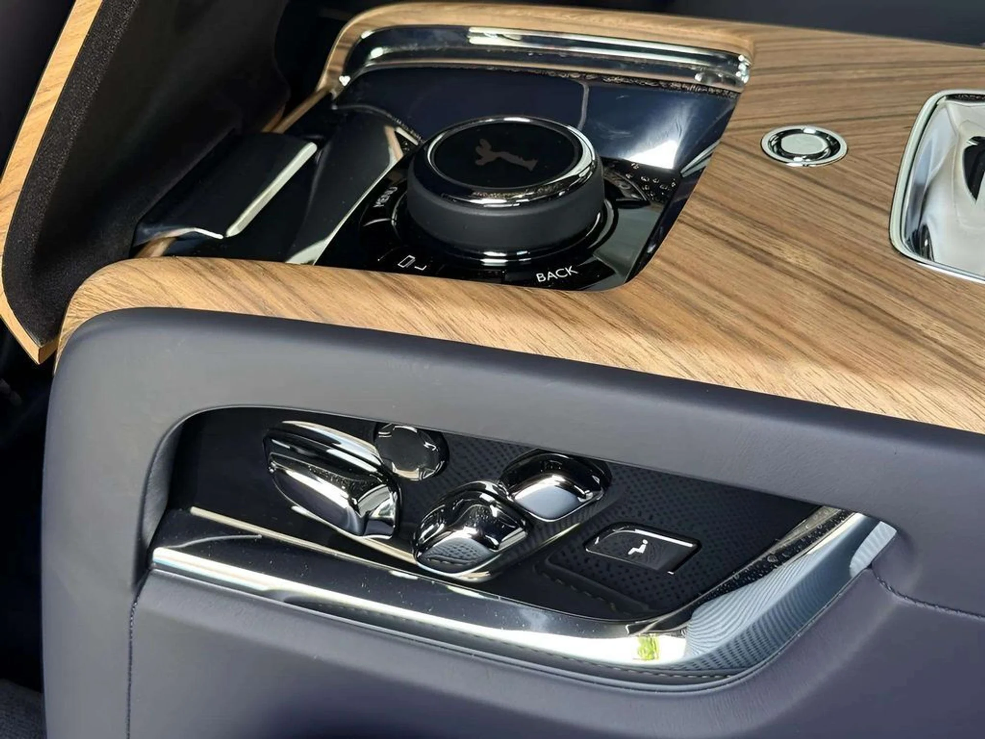 mph008_2638132280_eb30ead267ff0888b82f8bfc1c0d56ddx_c0d6a8e1b3