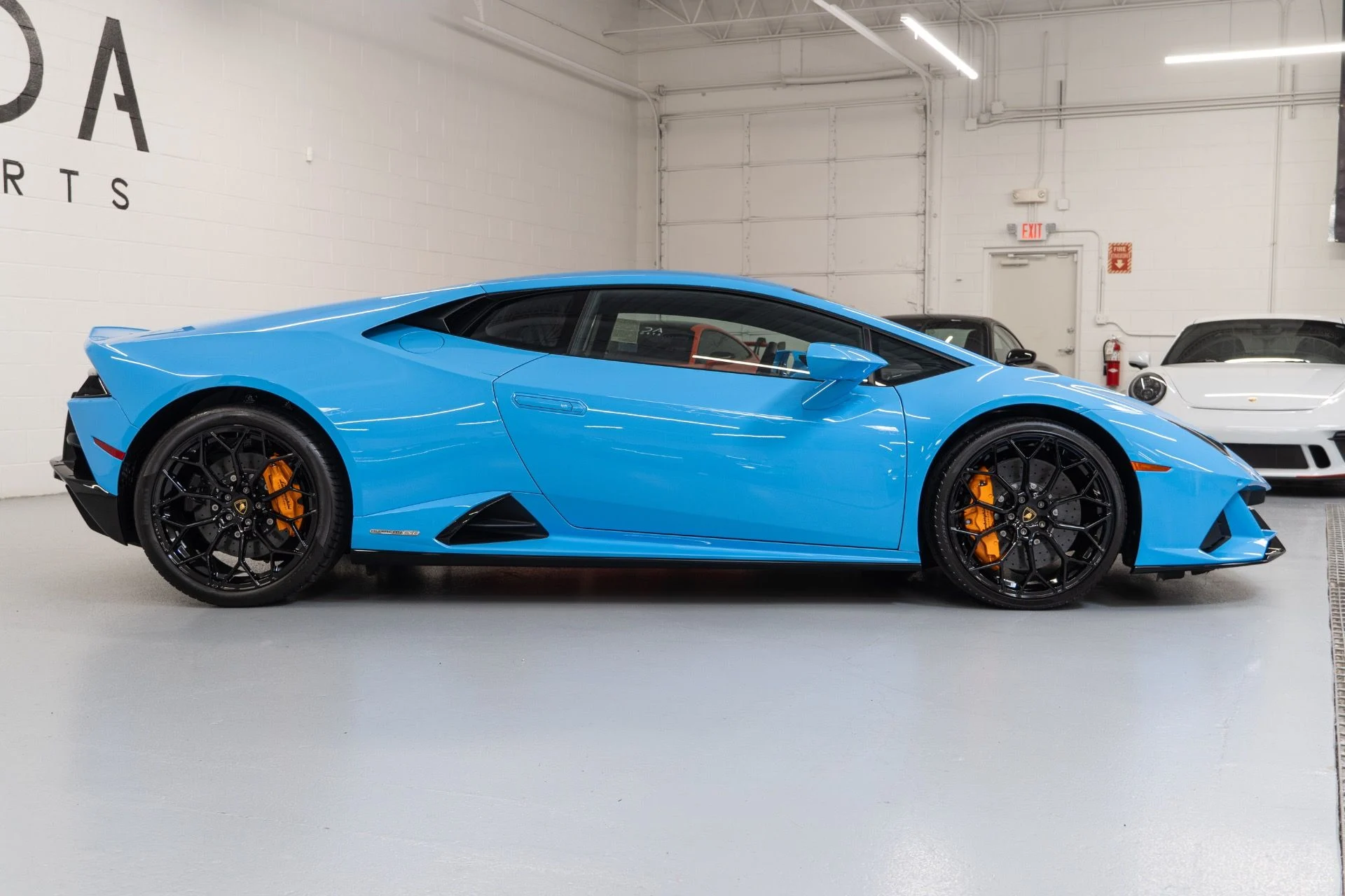 mph008_2641246128_Used_2022_Lamborghini_Huracan_EVO_1760474272_9c6619ff2a