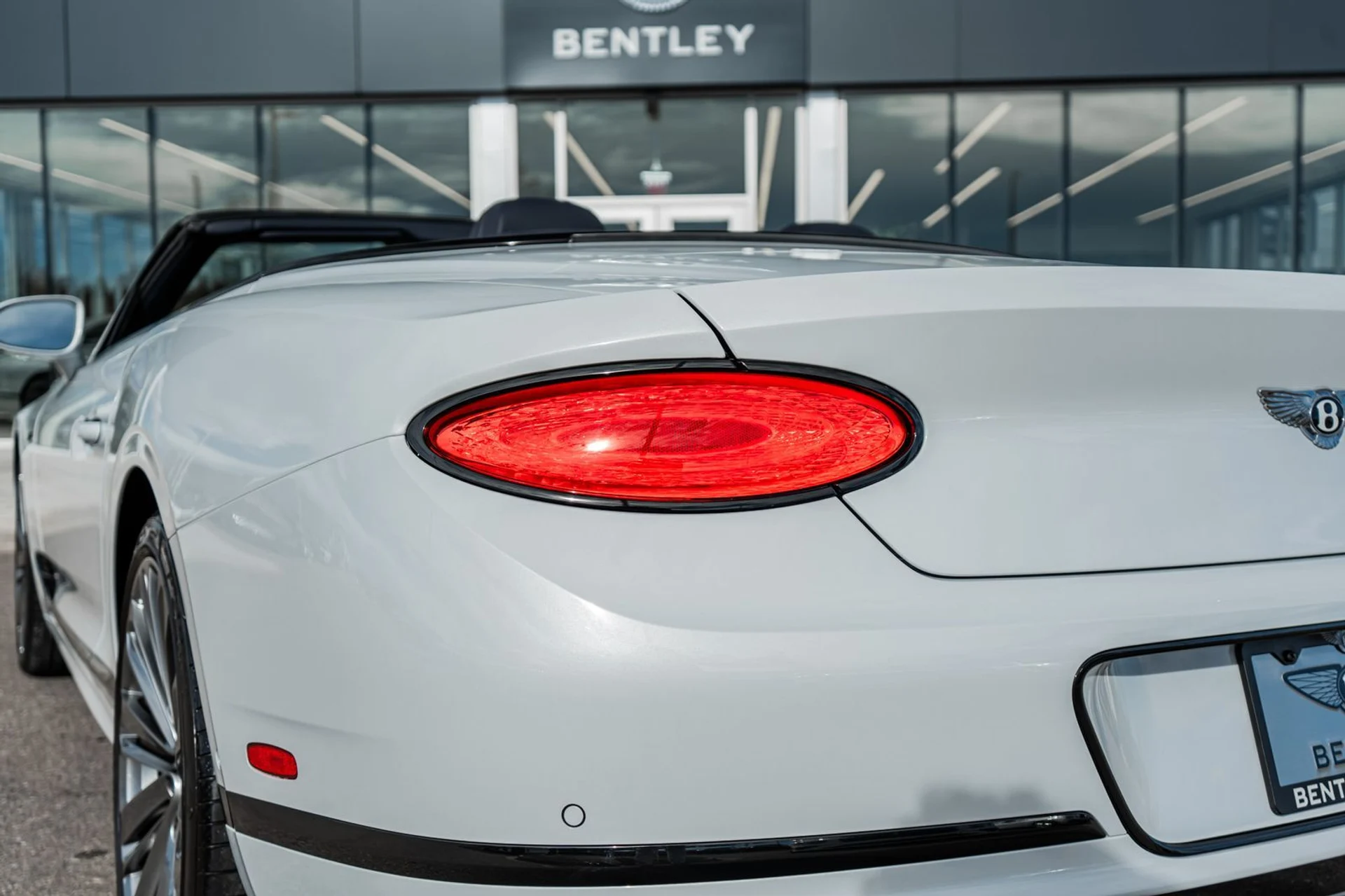 mph008_264145408_92287921_37cd_4321_804f_9d54a20606c4_02d9971414