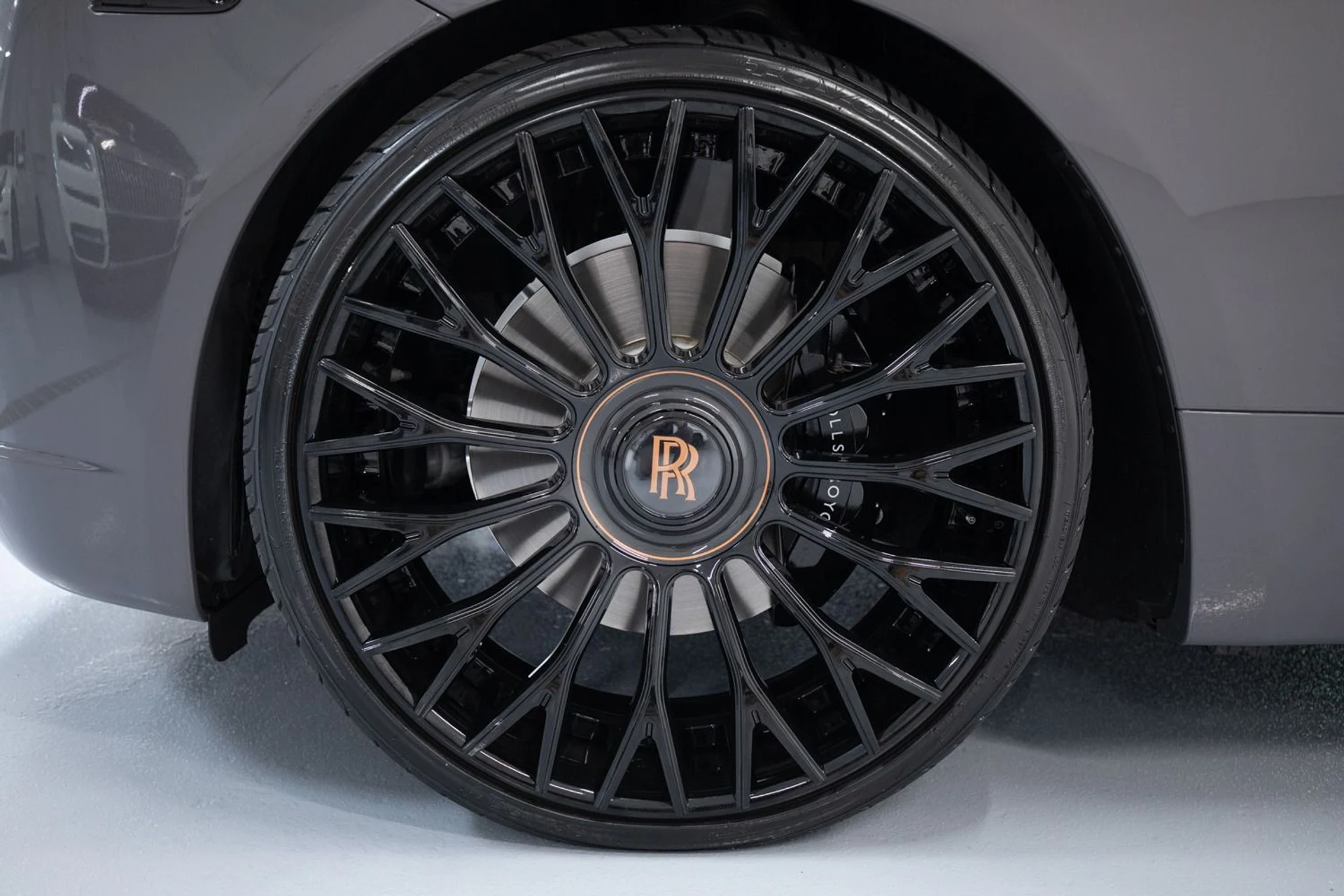 mph008_2647668344_Used_2018_Rolls_Royce_Wraith_Luminary_Collection_1708563018_22e7a1e5ea