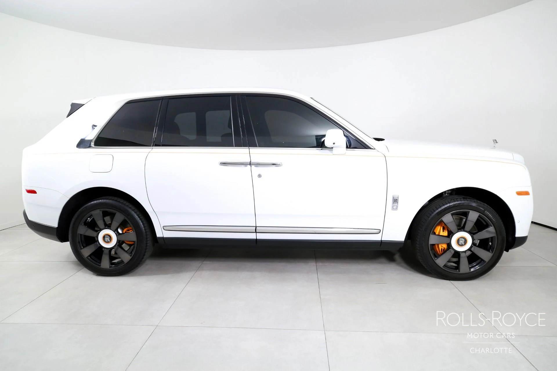 mph008_2648195082_Used_2020_Rolls_Royce_Cullinan_1778686897_7e4671083e