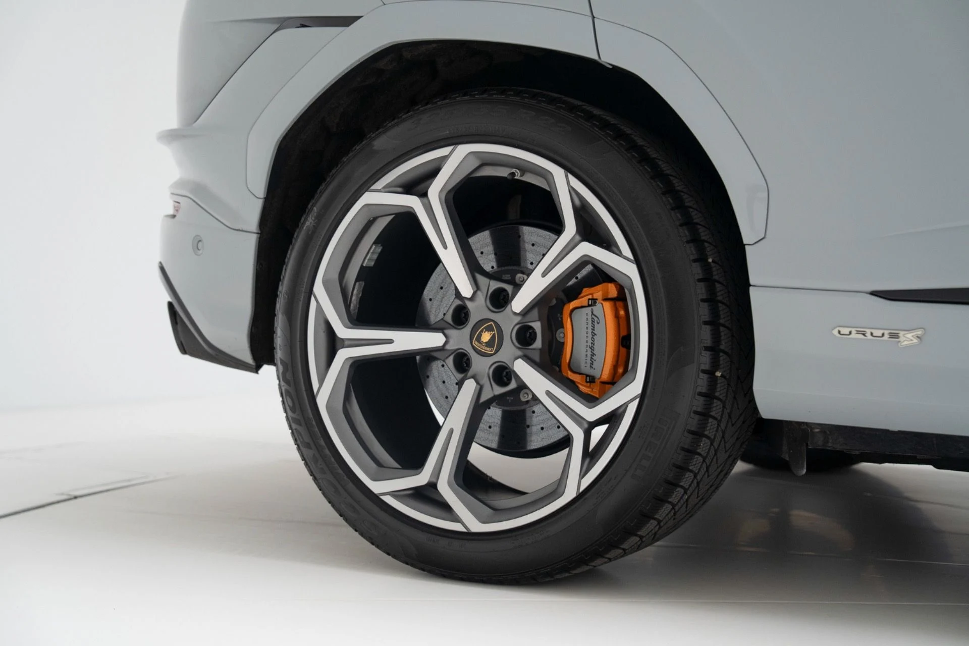 mph008_2648269799_Used_2024_Lamborghini_Urus_S_1777580733_c7104a6c83