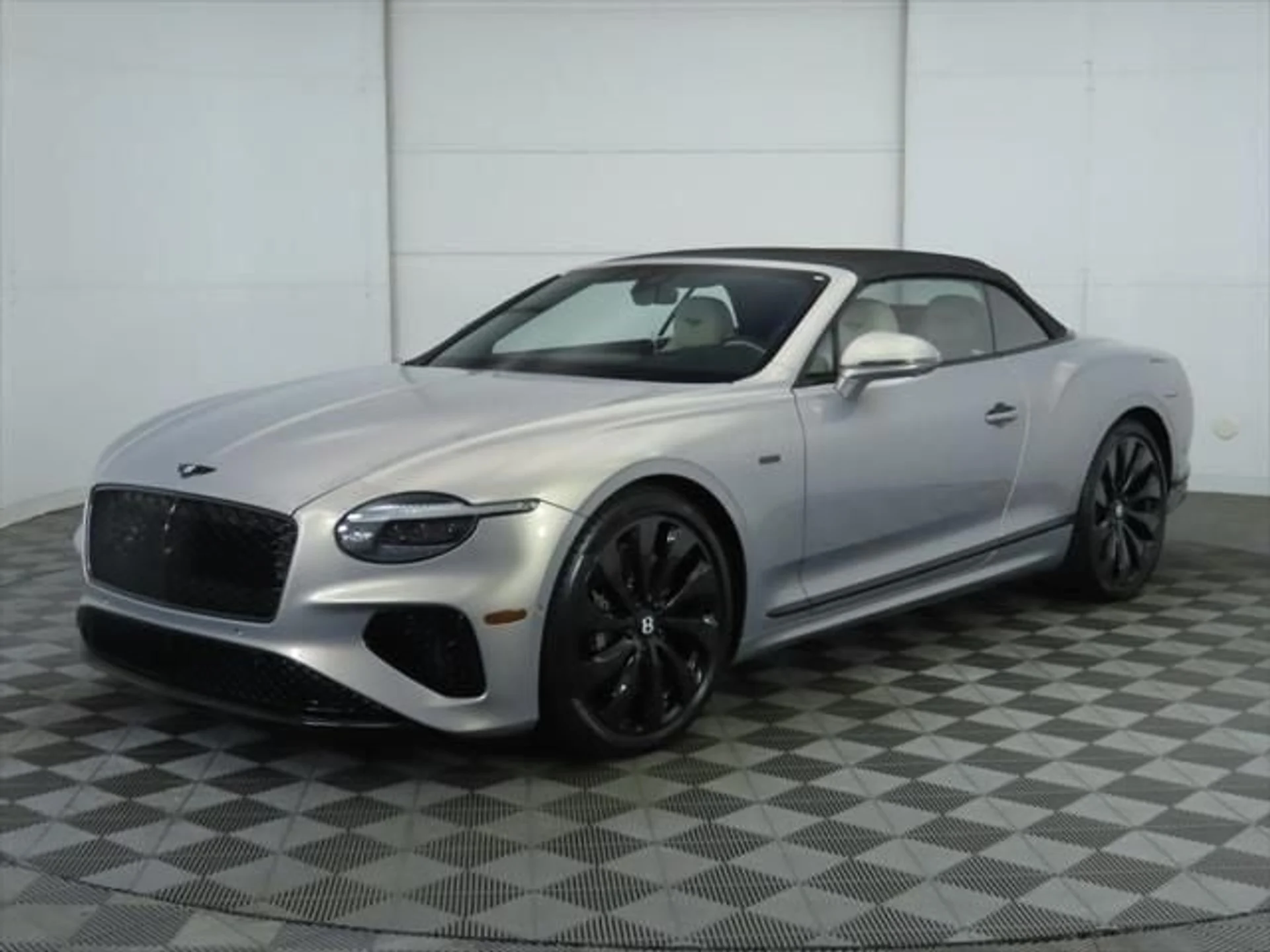 mph008_2655835218_used_2025_bentley_continental_gtblackeditionconvertible_8119_23011580_9_640_6e5c02b213