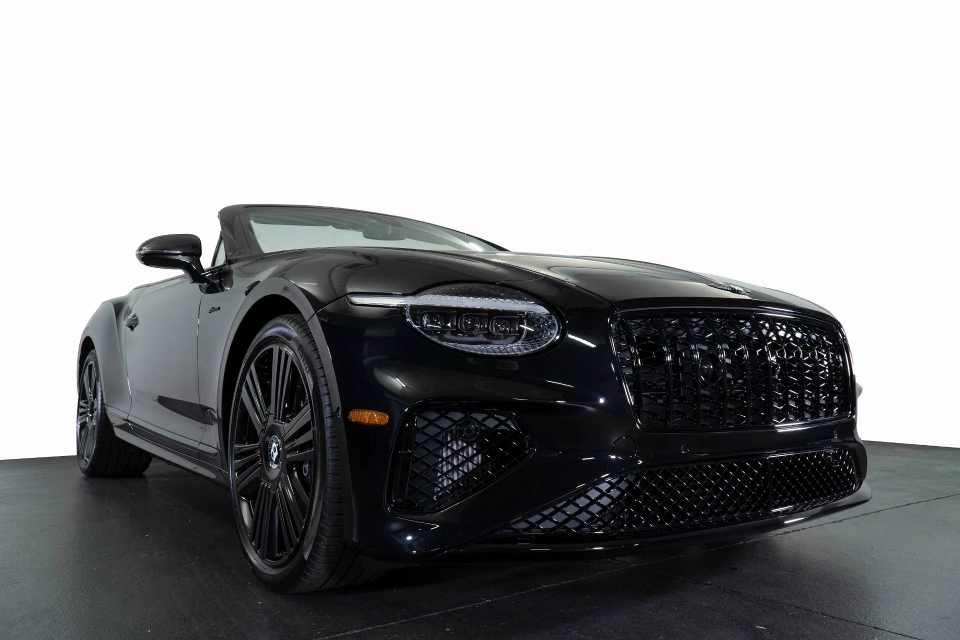 mph008_2656361539_New_2026_Bentley_Continental_GTC_Azure_1777565984_246e545792